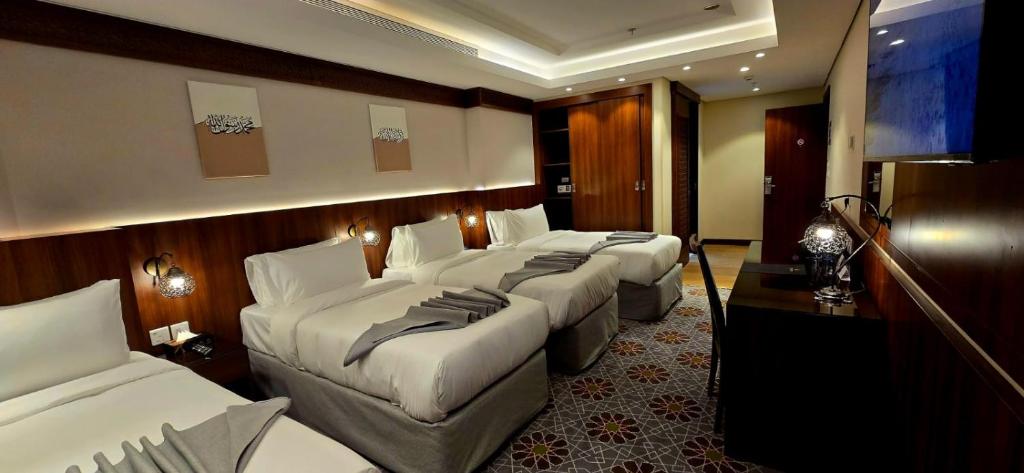 Quadruple Capacity 4