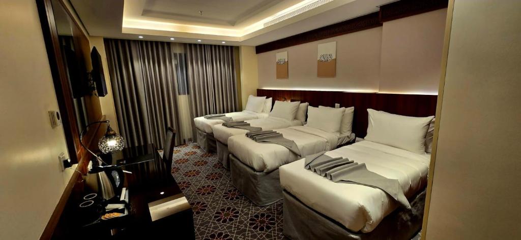 Quadruple Capacity 4