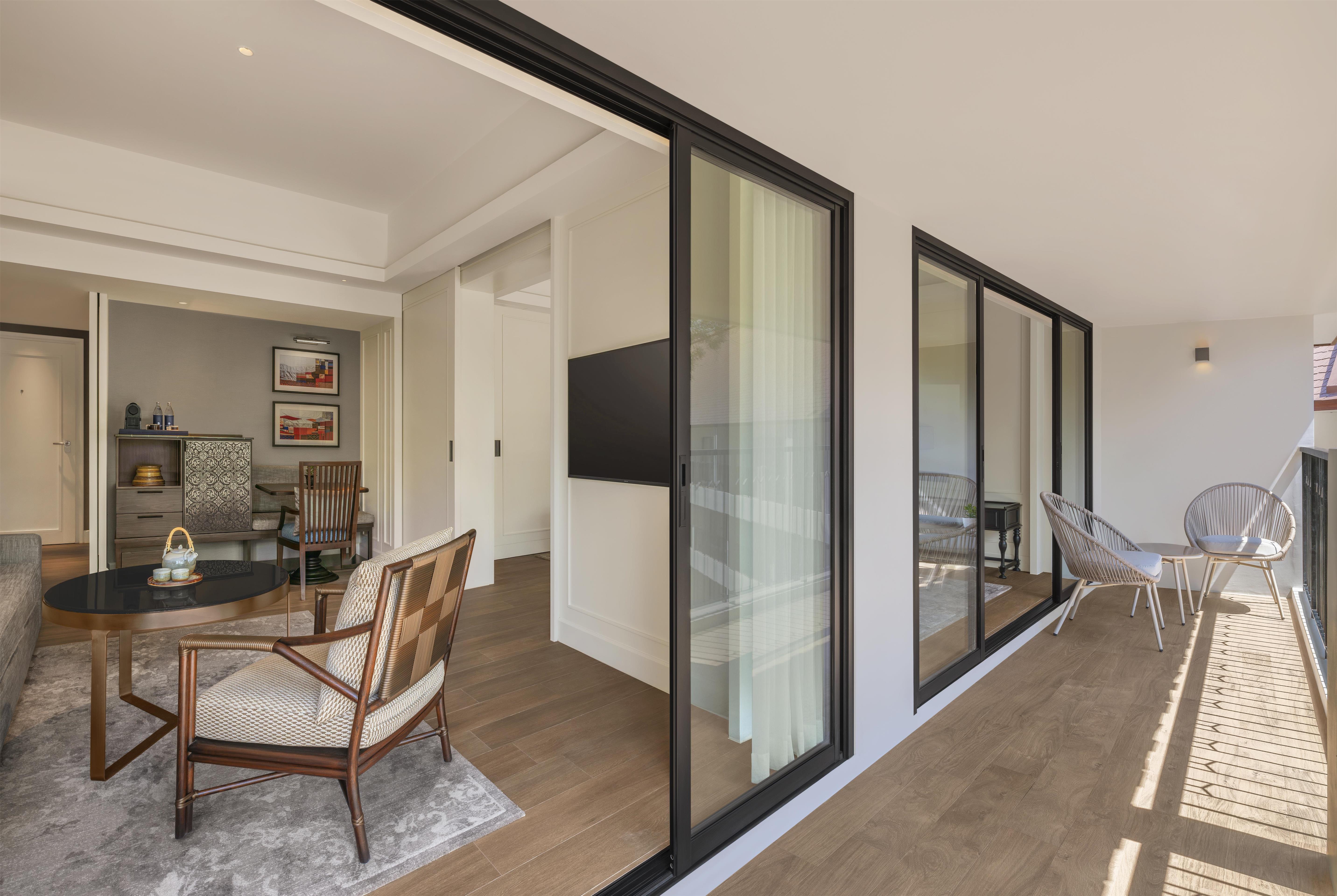 Suite Deluxe King Bed