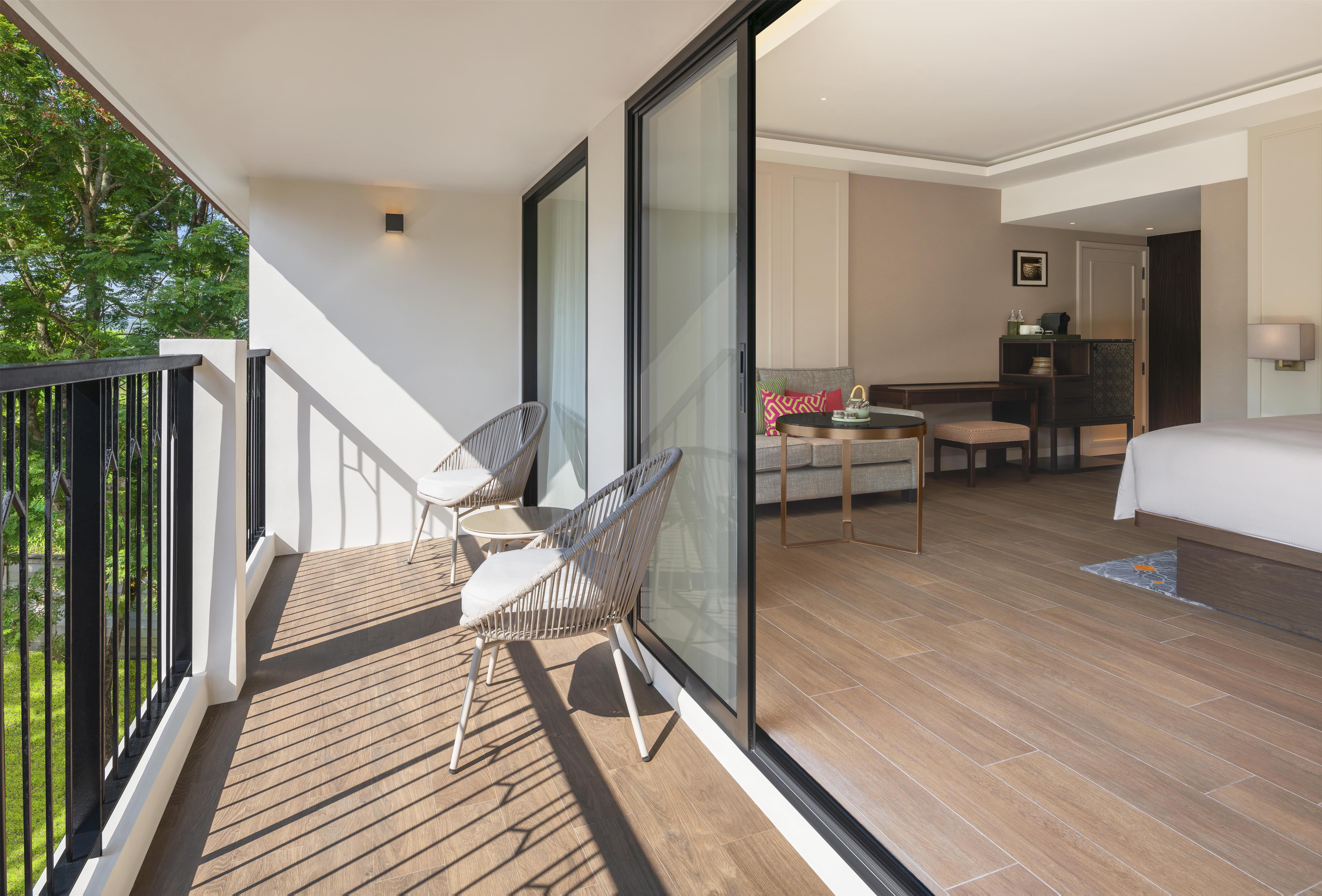 Double Deluxe King Bed