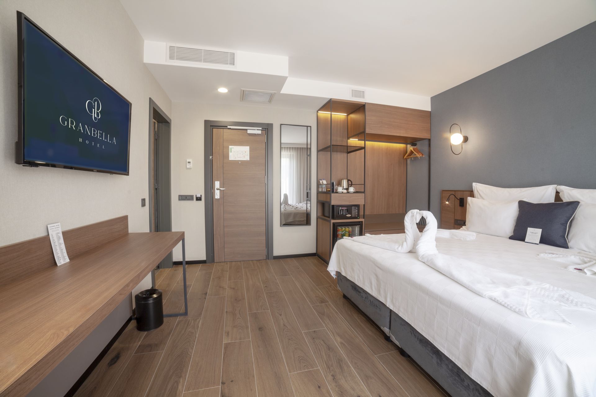 Double or Twin Deluxe with Terrace