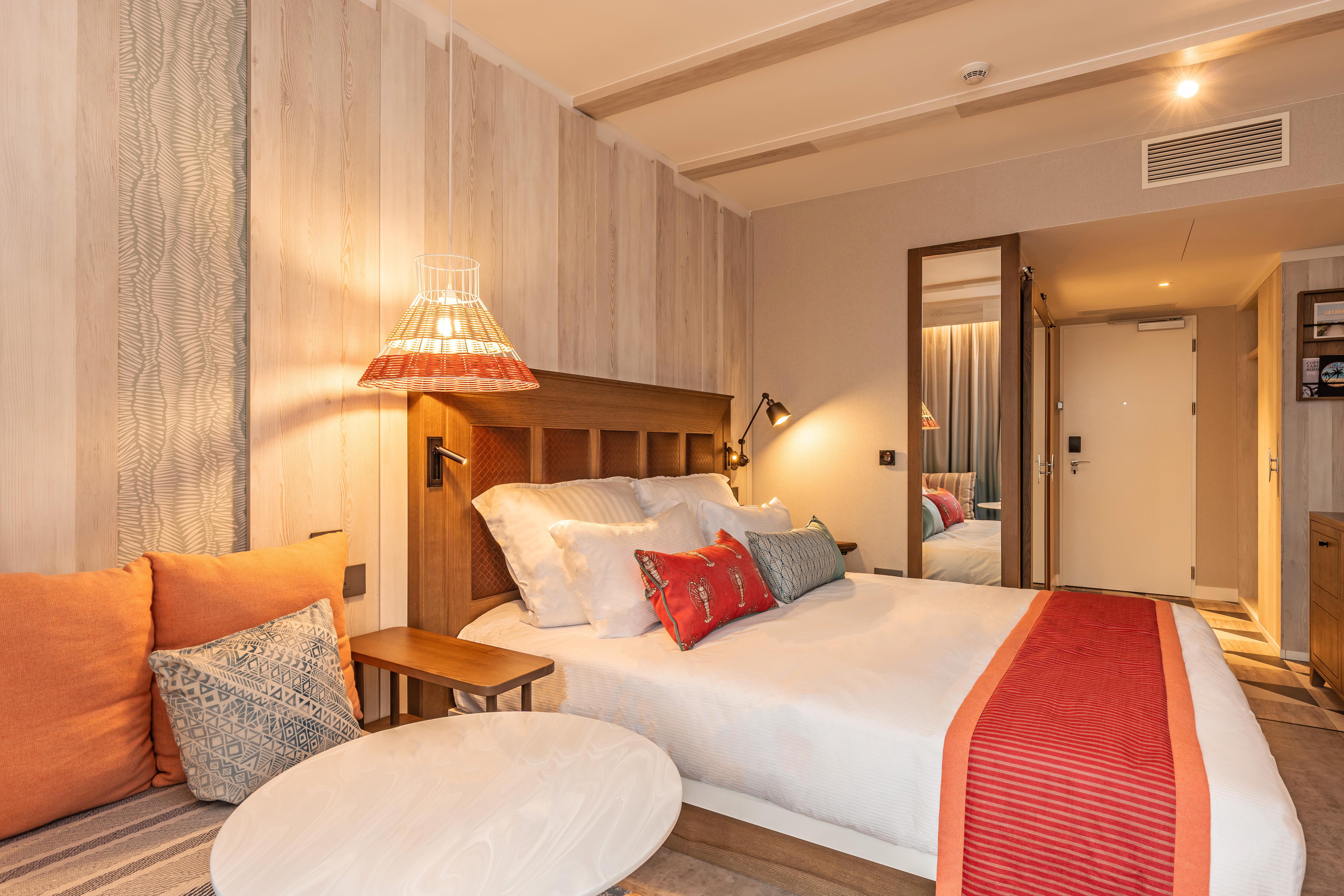 Double Pool View King Bed