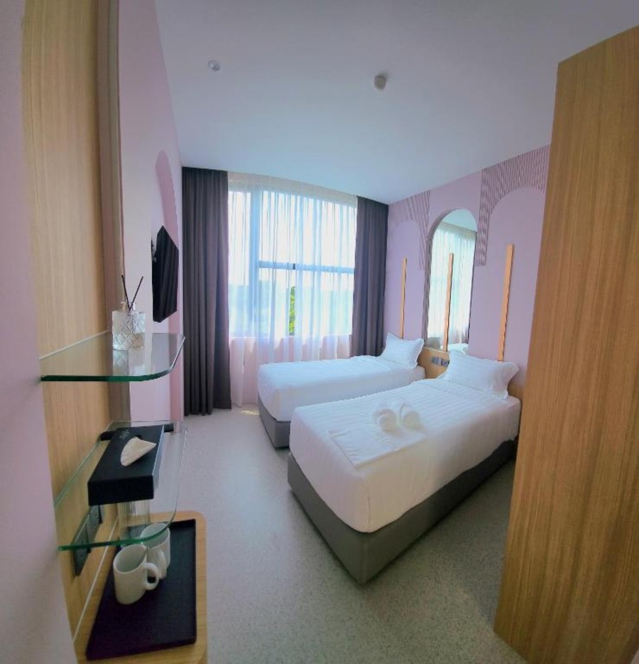 Twin Deluxe Two Beds