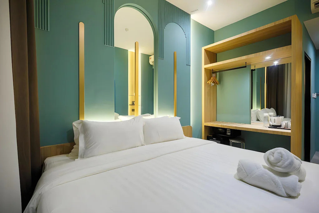 Double Deluxe King Bed