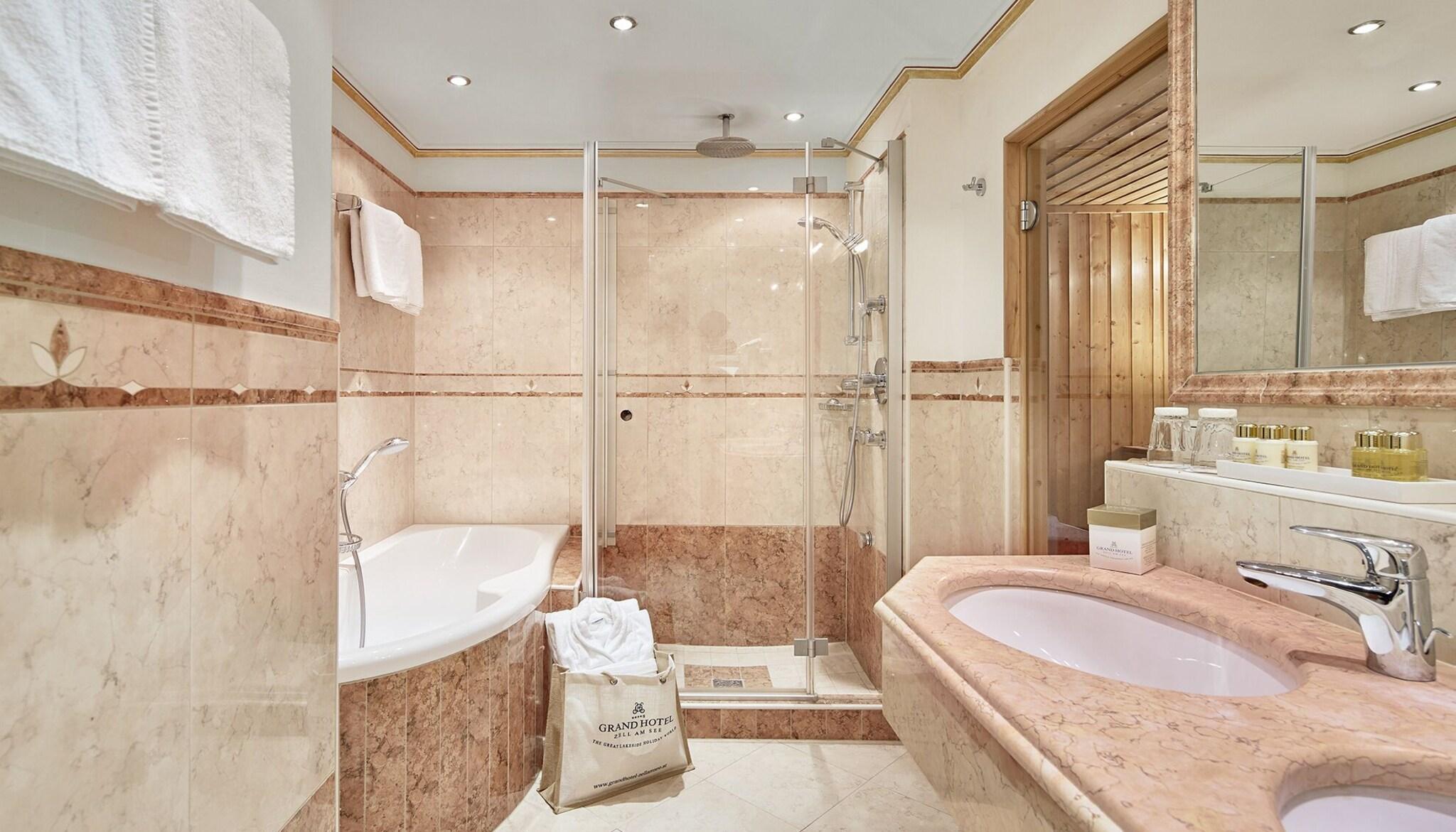 Suite Grand with Views