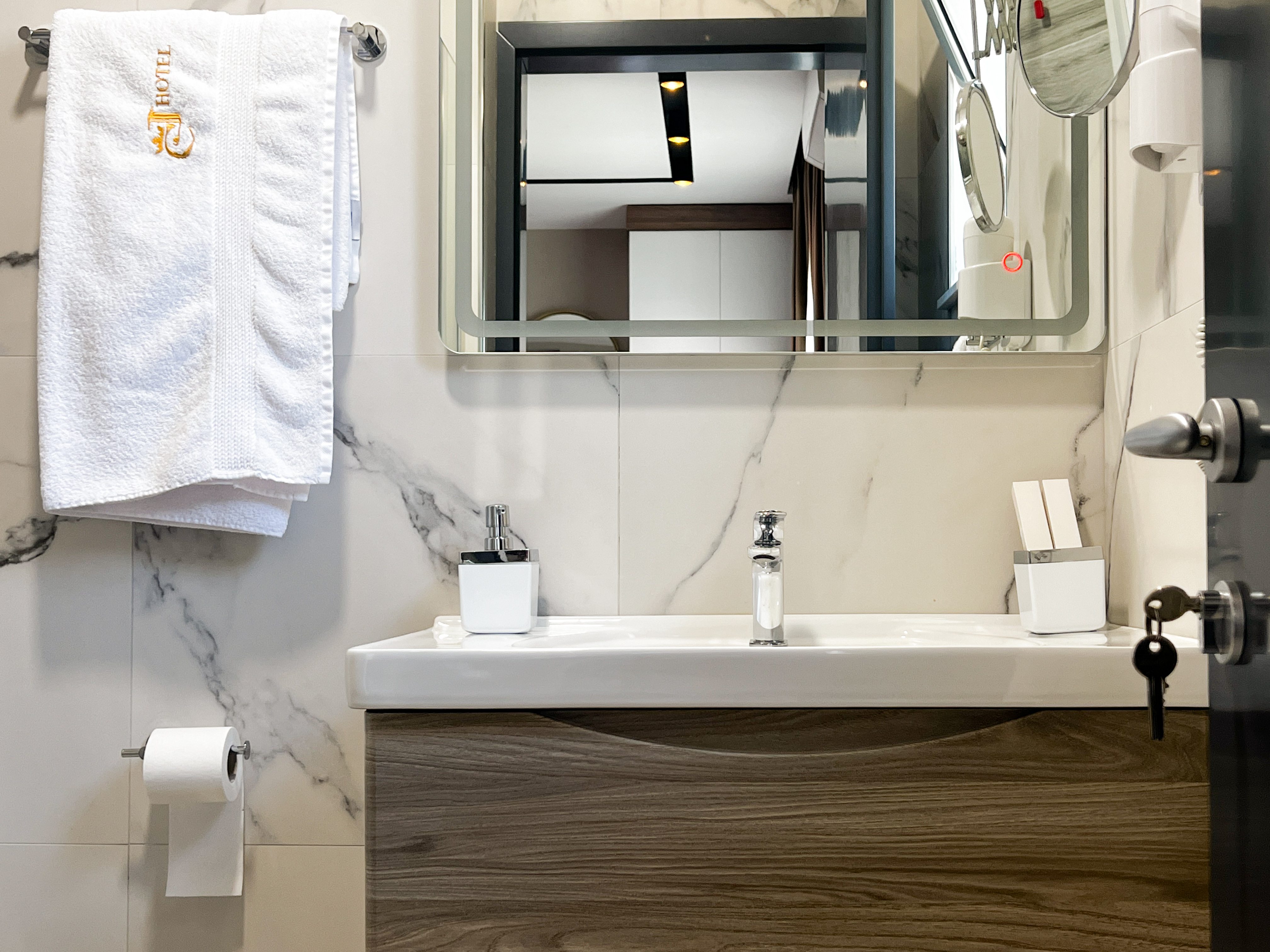 Double Deluxe King Bed