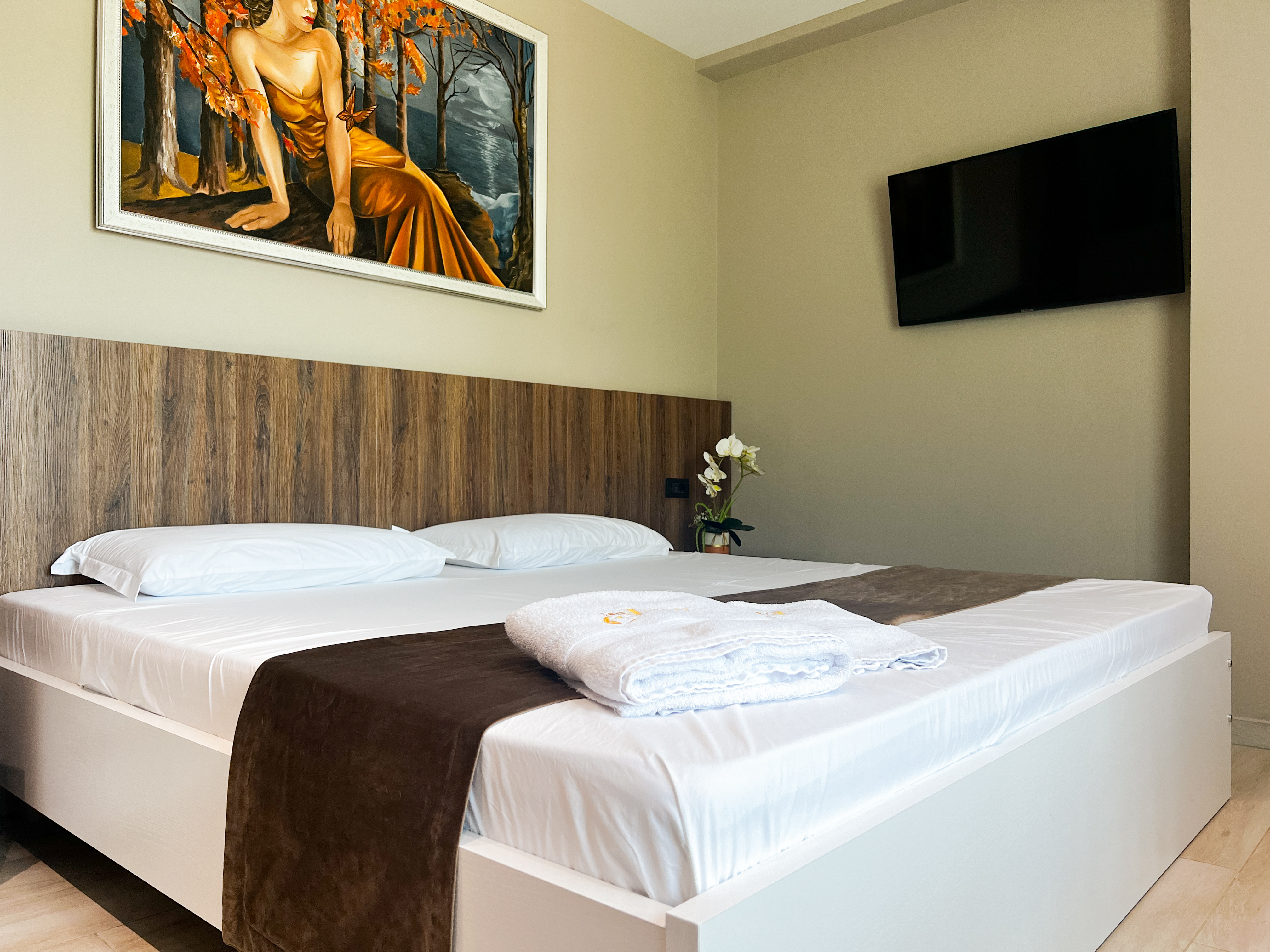 Double Deluxe King Bed