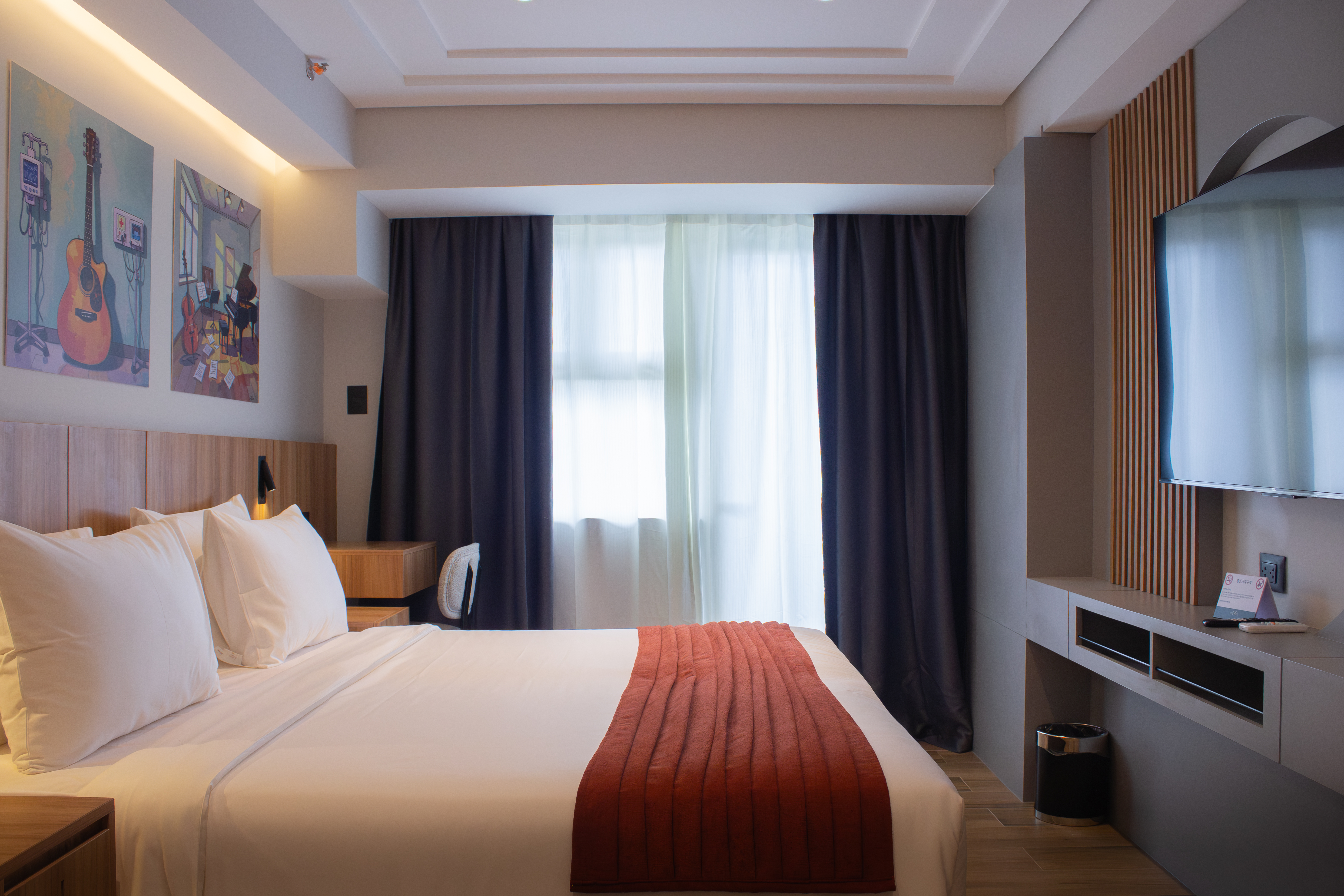 Double Deluxe King Bed