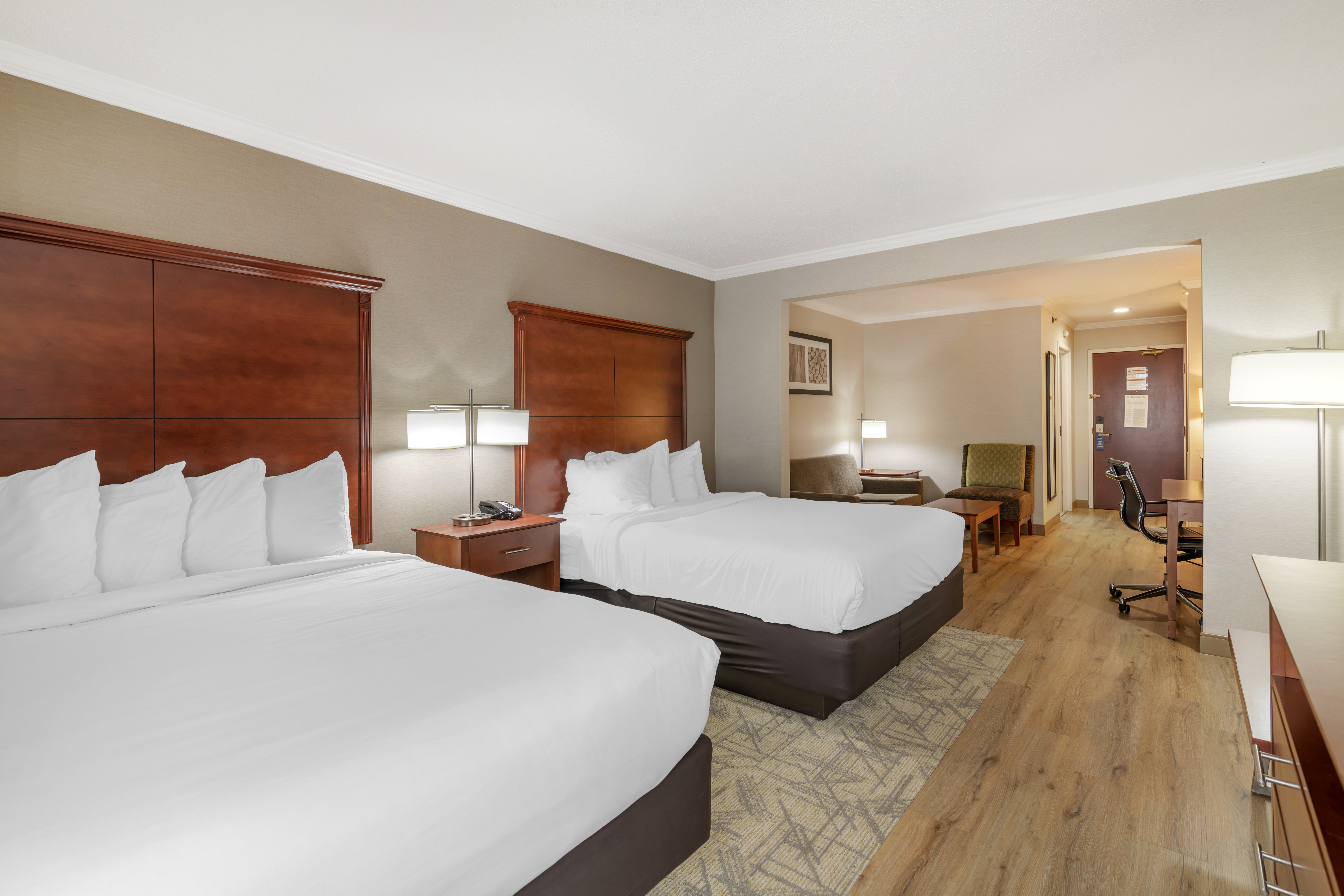 Suite Deluxe Queen Bed