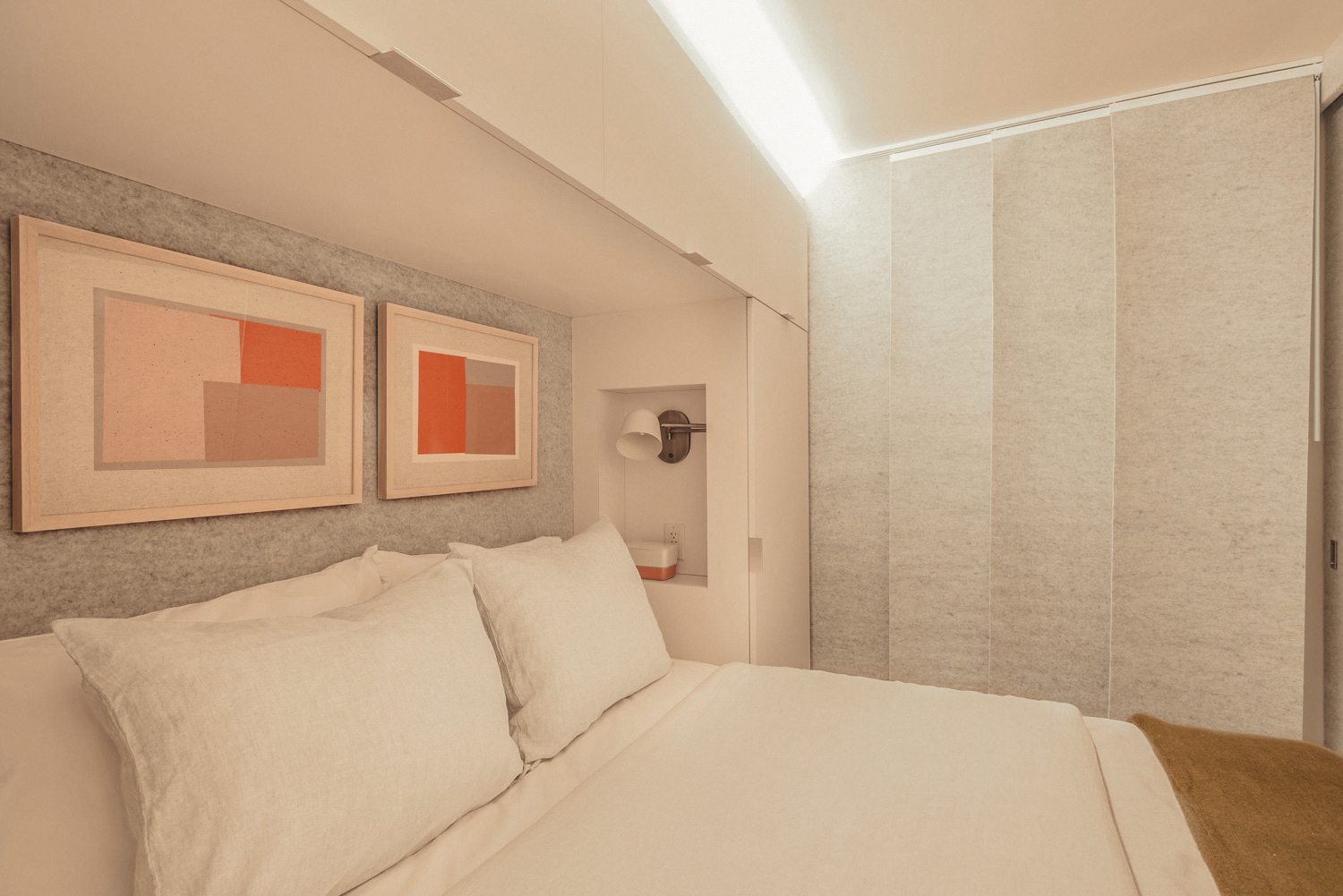 Double Queen Size Bed