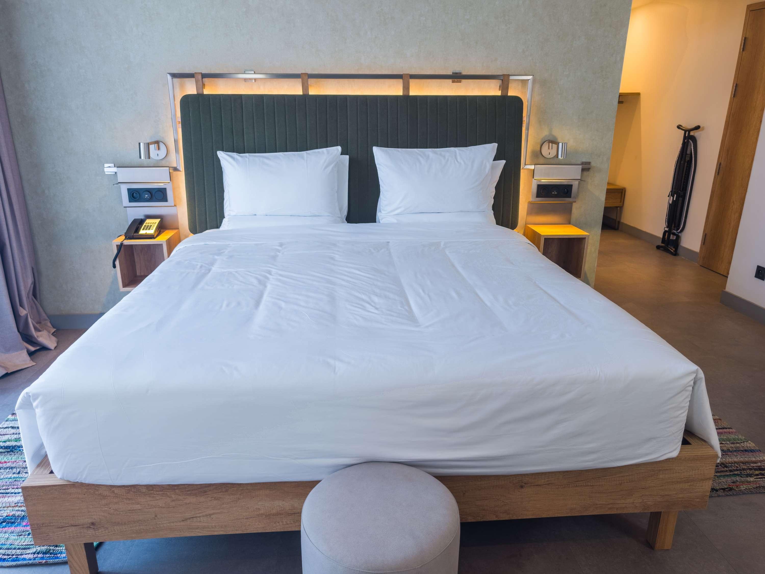 Double Queen Size Bed