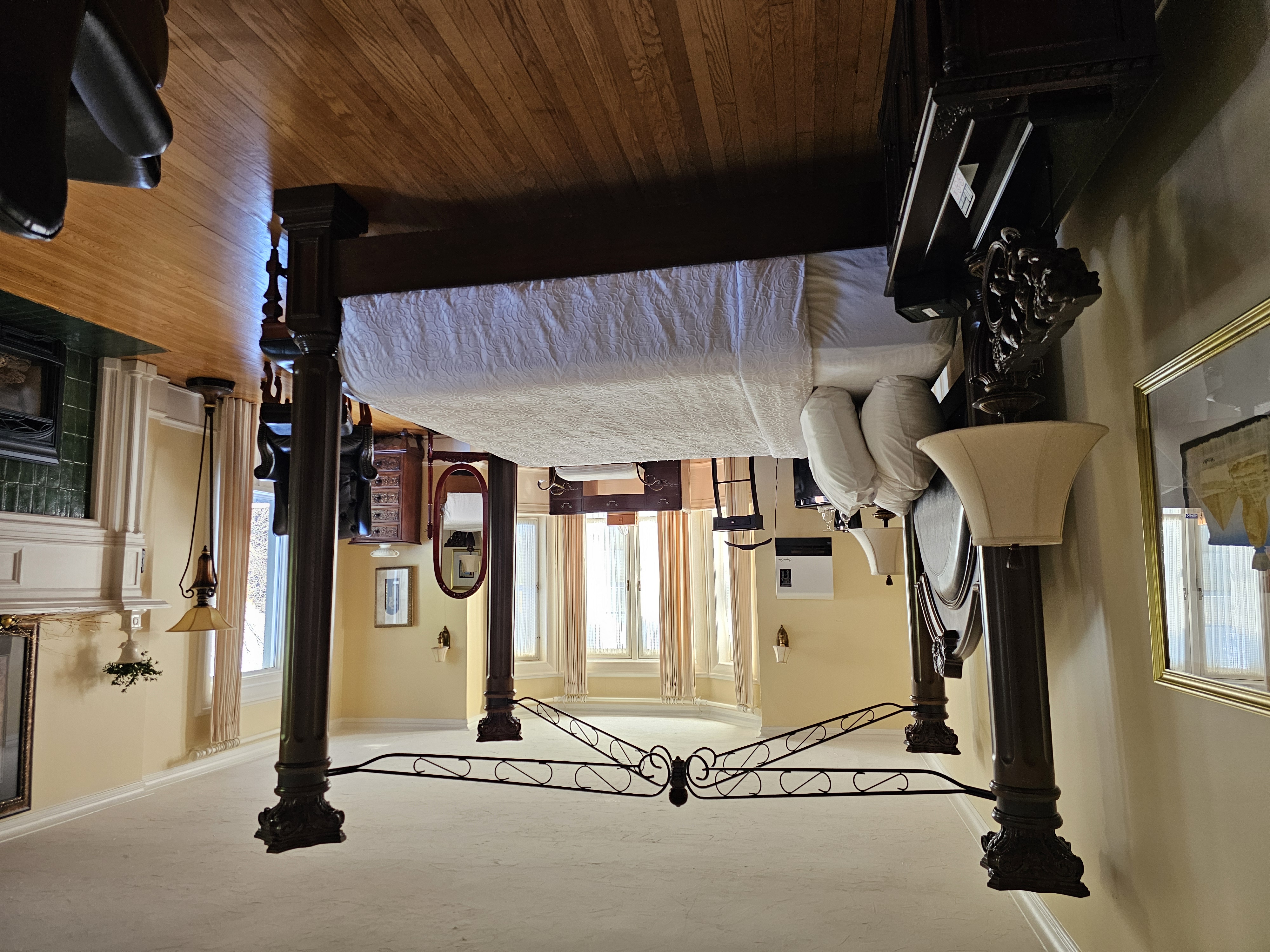 Suite Deluxe King Bed