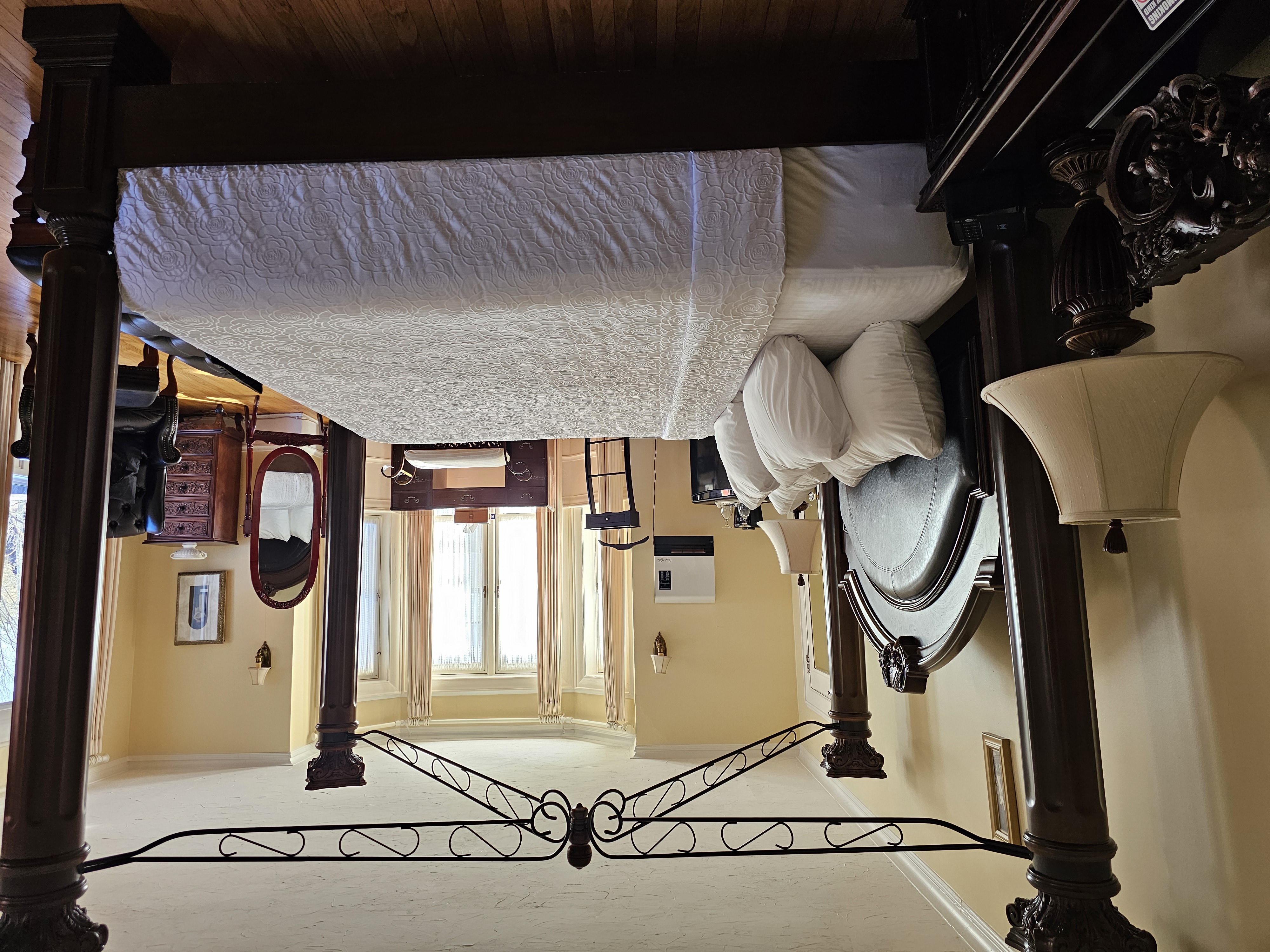 Suite Deluxe King Bed