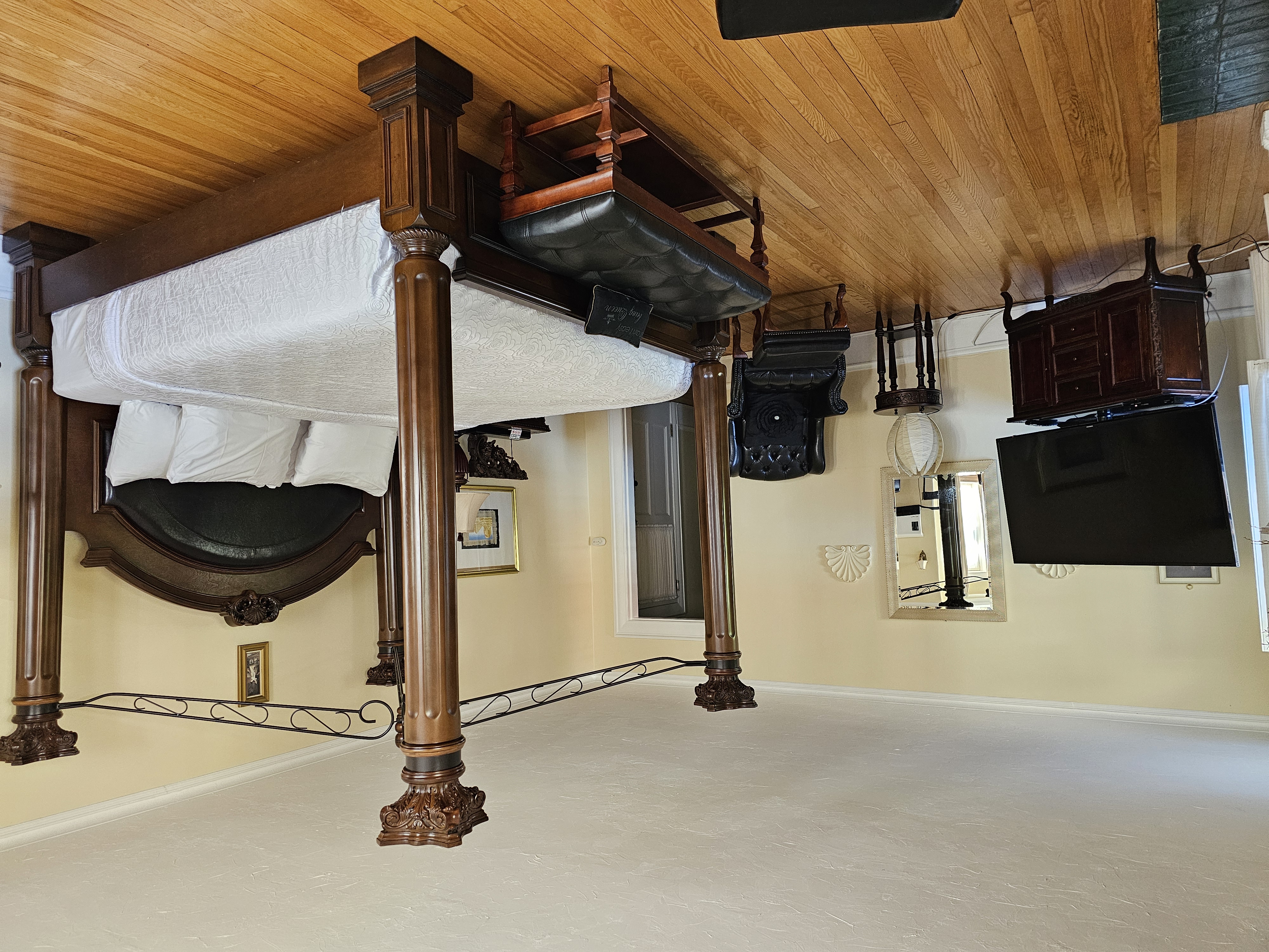 Suite Deluxe King Bed