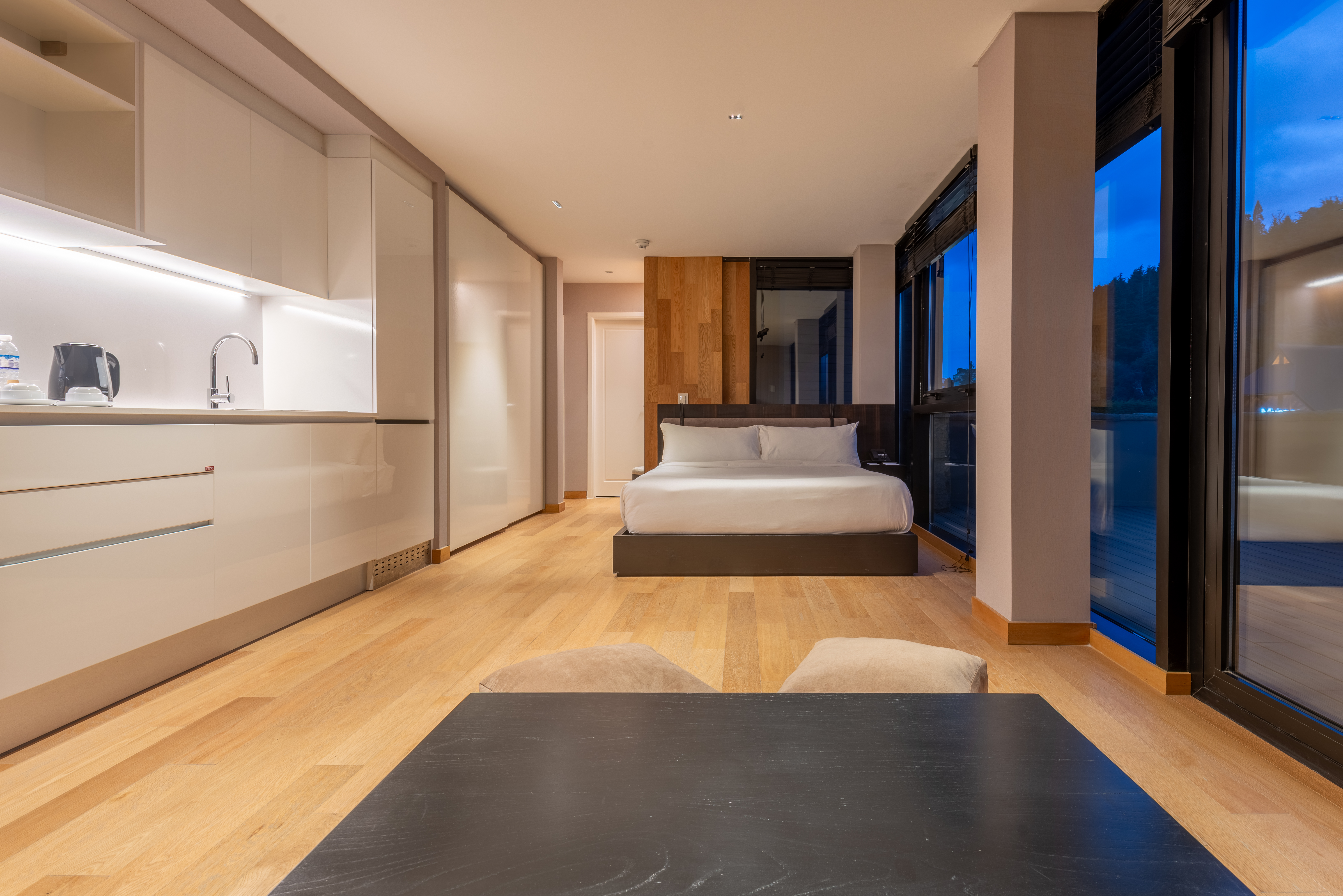 Double Queen Size Bed