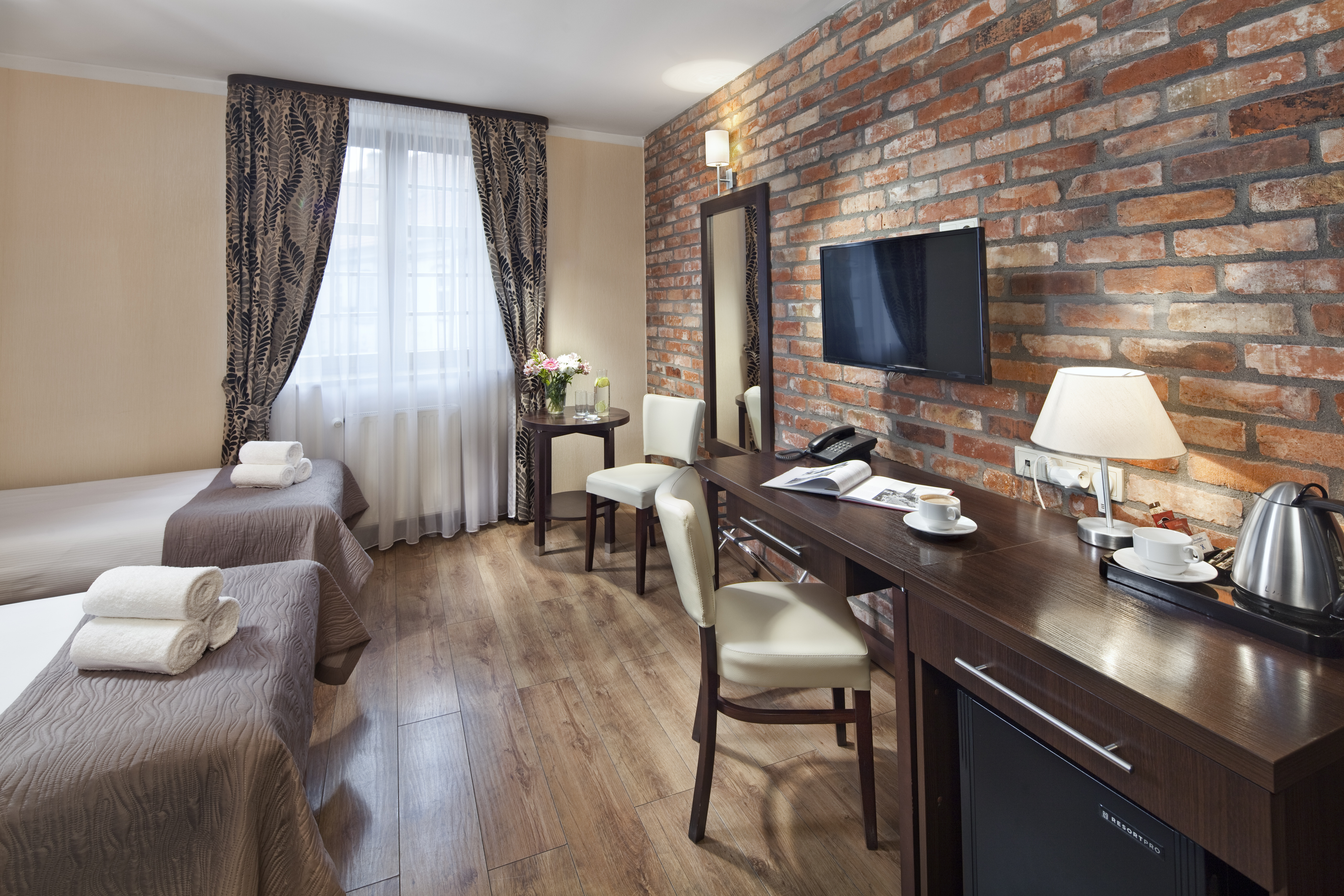 Double or Twin Standard