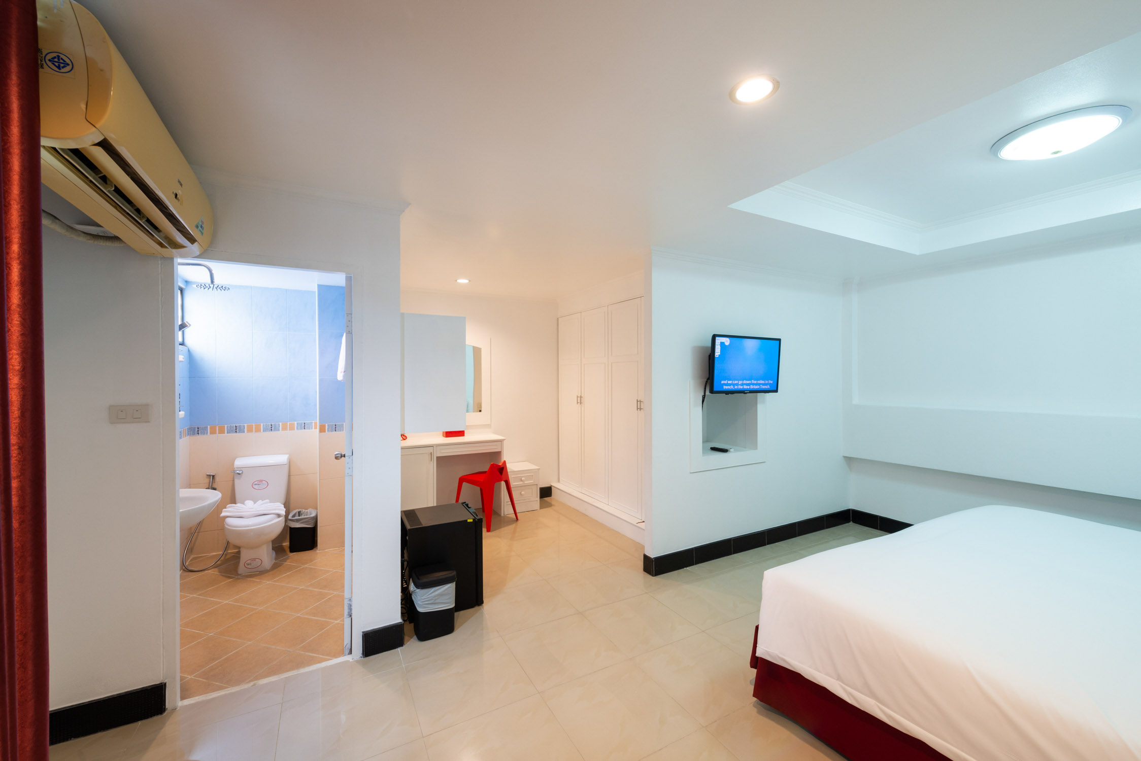 Studio King Size Bed