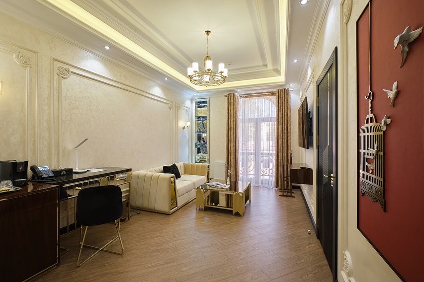 Quadruple Two Bedrooms One Bathroom