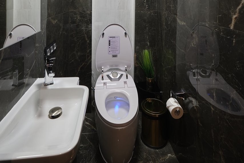 Quadruple Two Bedrooms One Bathroom