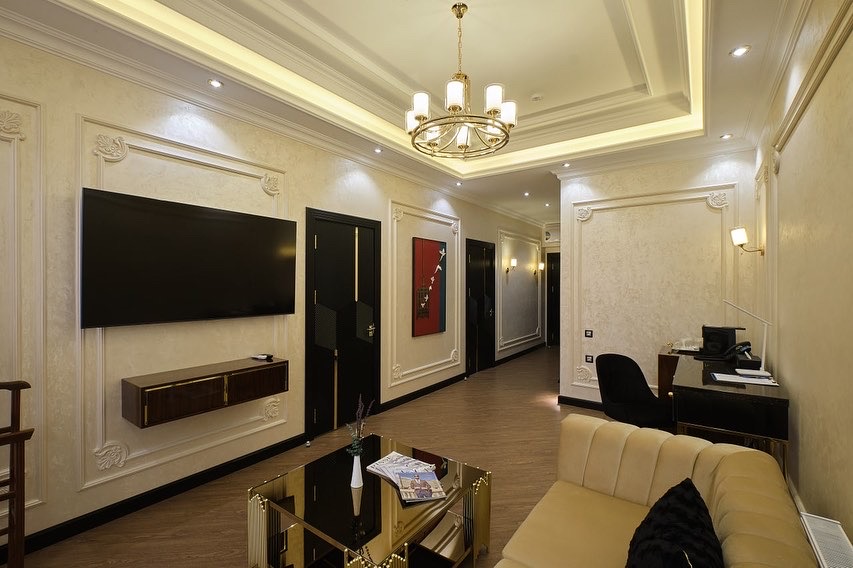 Quadruple Two Bedrooms One Bathroom