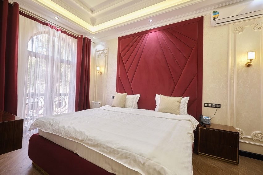 Quadruple Two Bedrooms One Bathroom