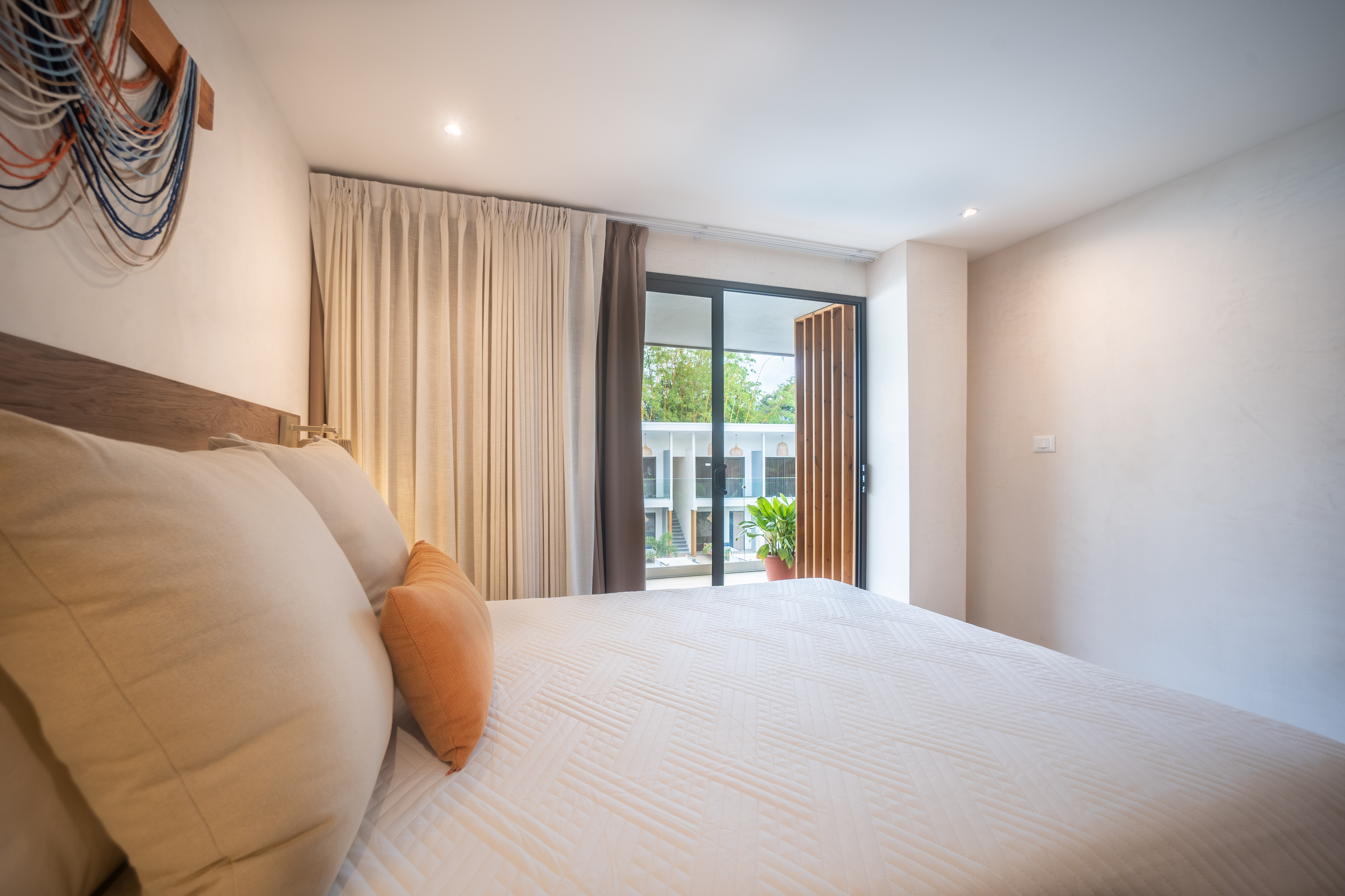 Double Deluxe Queen Bed