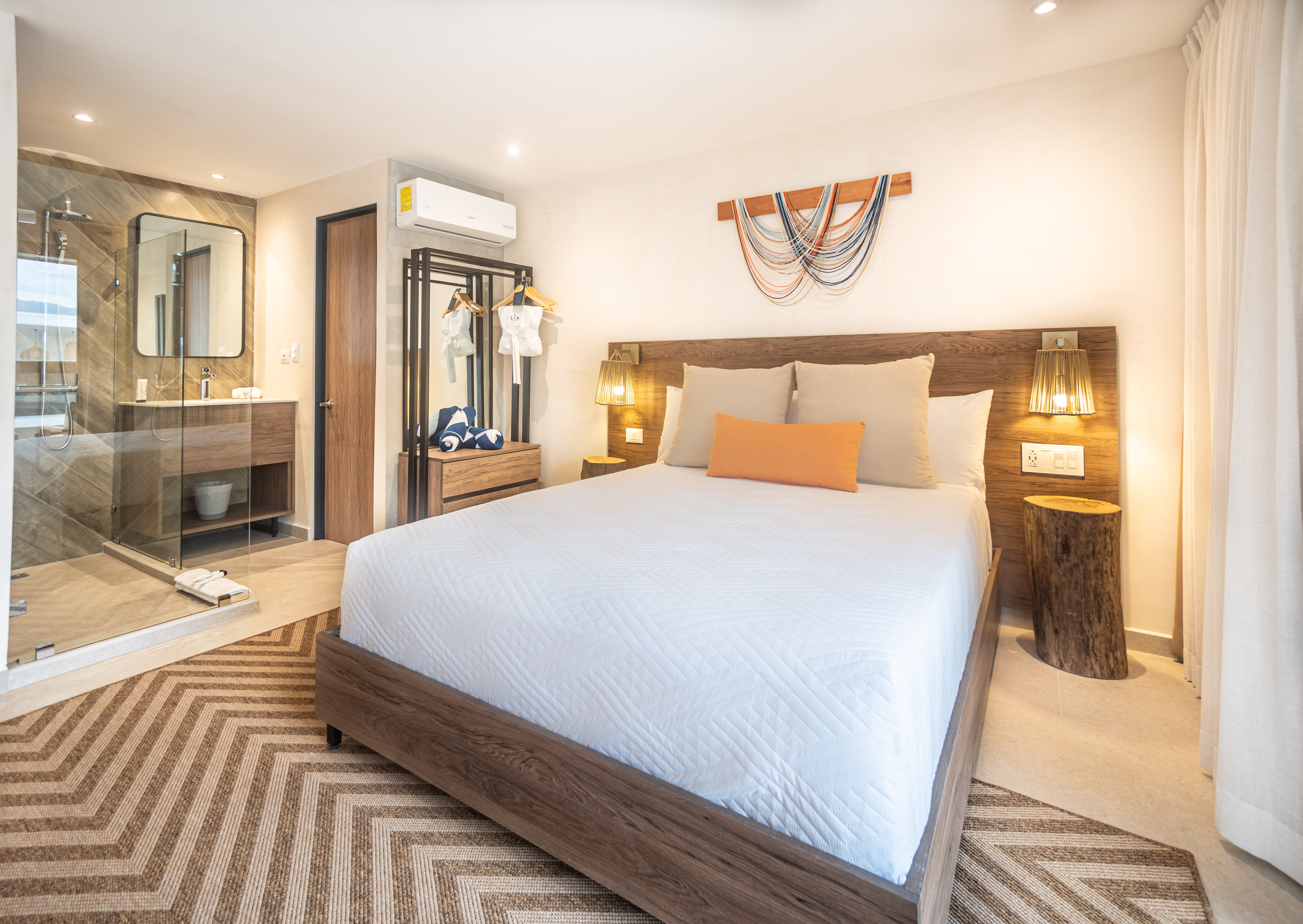 Double Deluxe Queen Bed