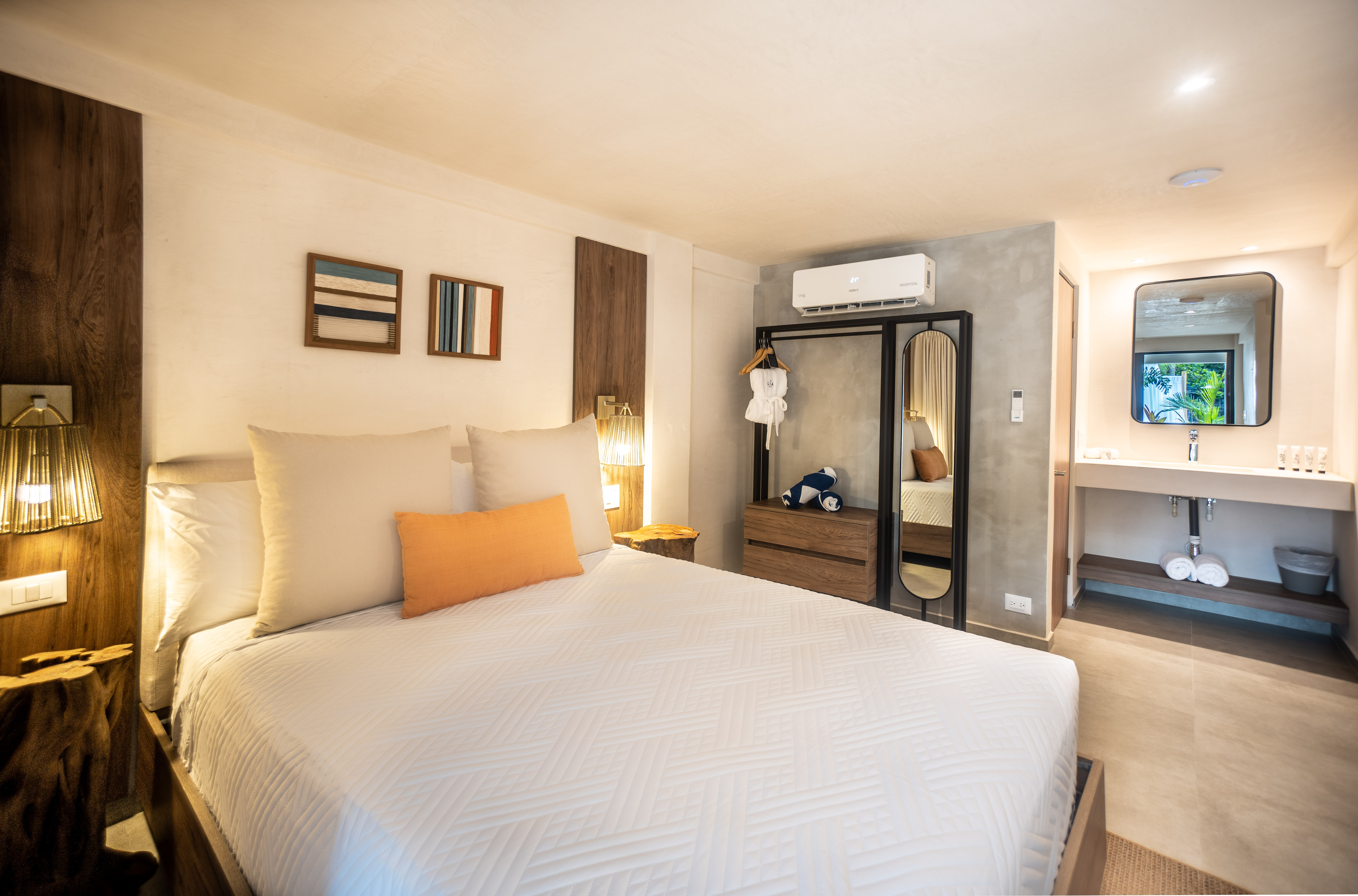 Studio Classic Pool View