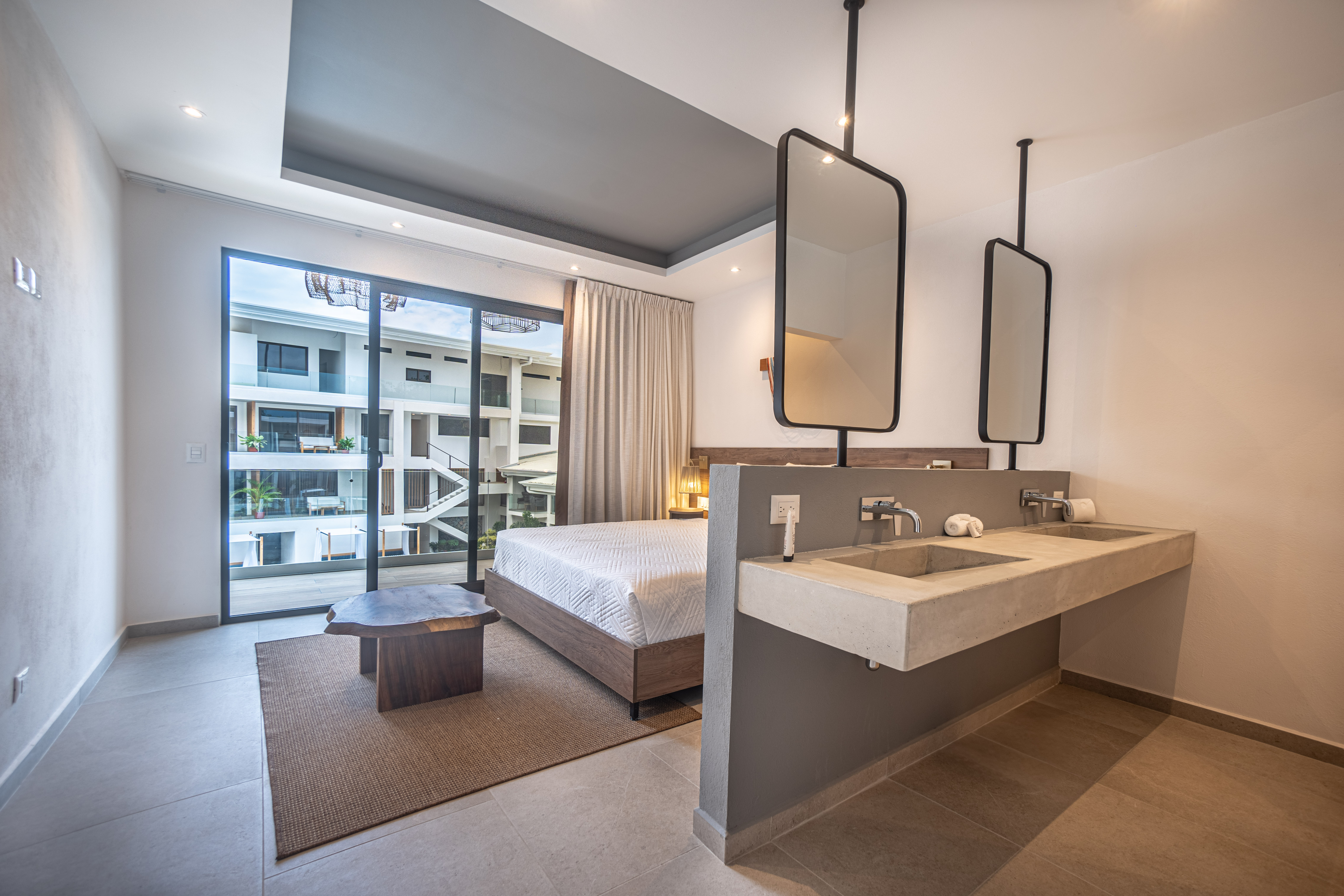 Suite Deluxe King Bed