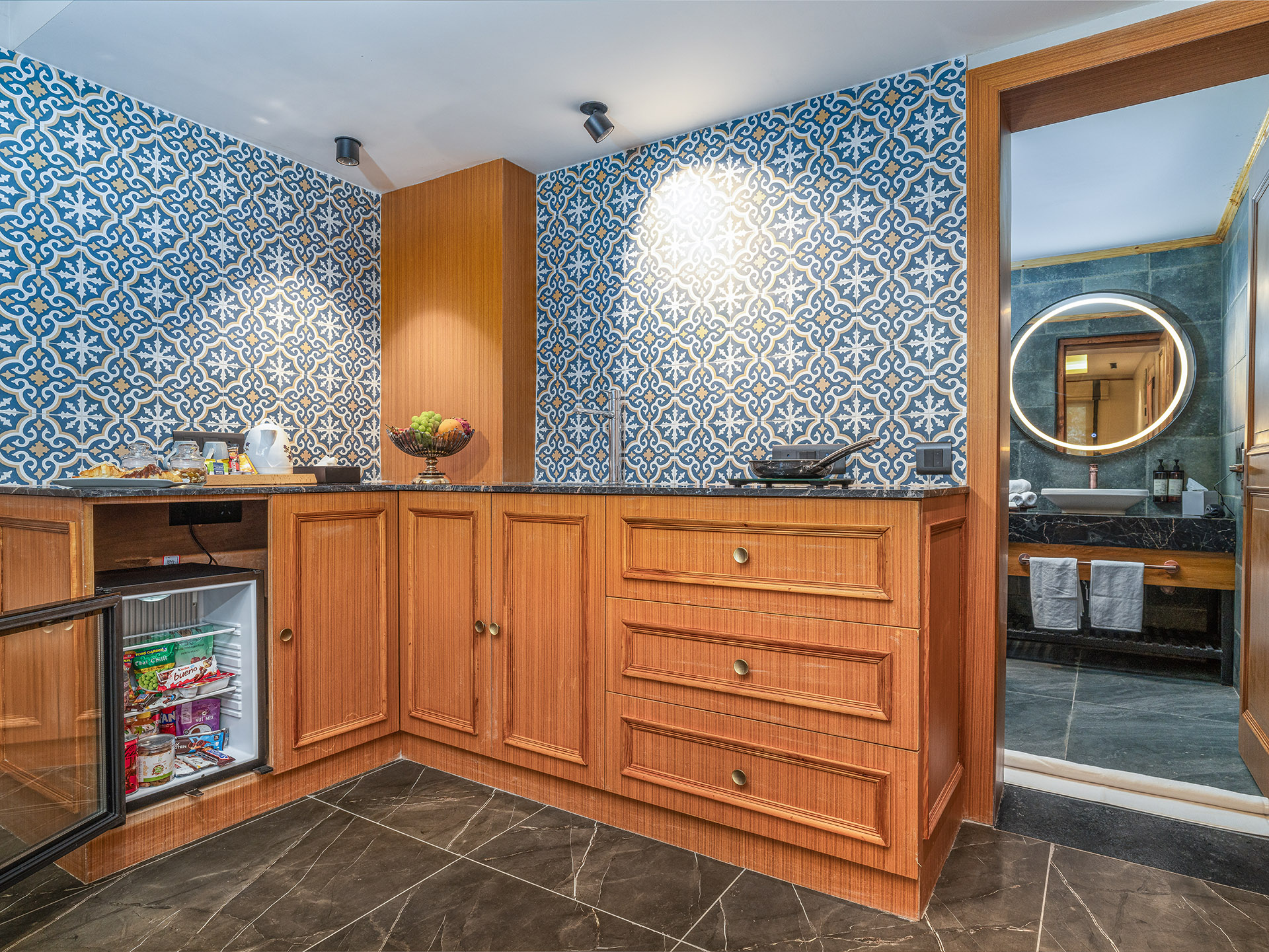 Apartment King Size Bed