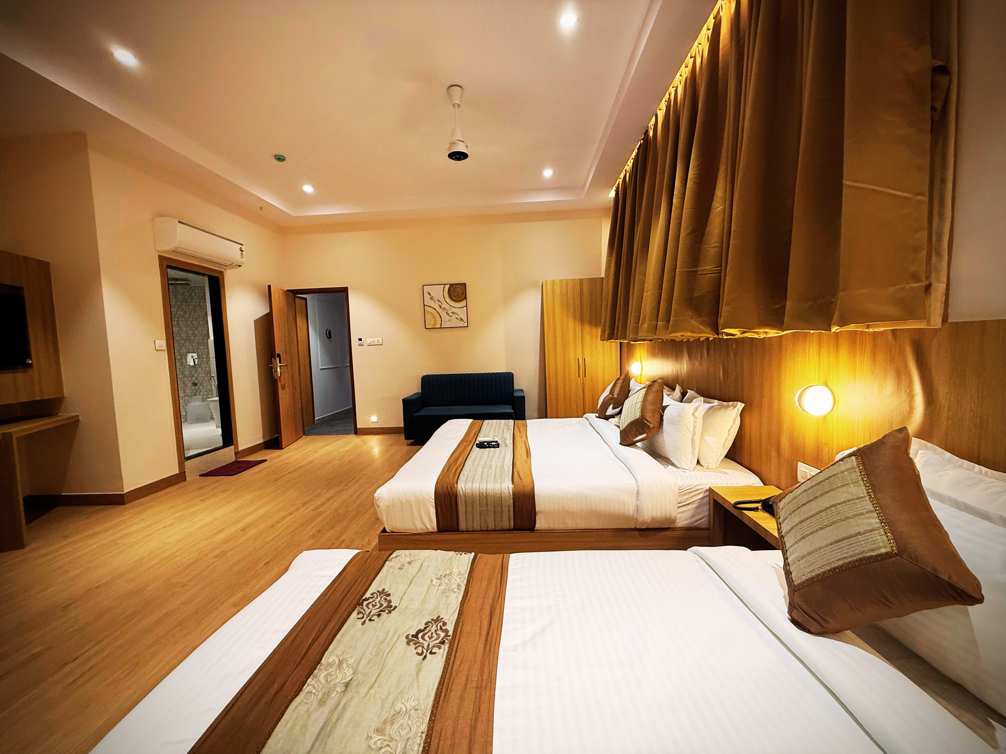 Quadruple Executive King Bed