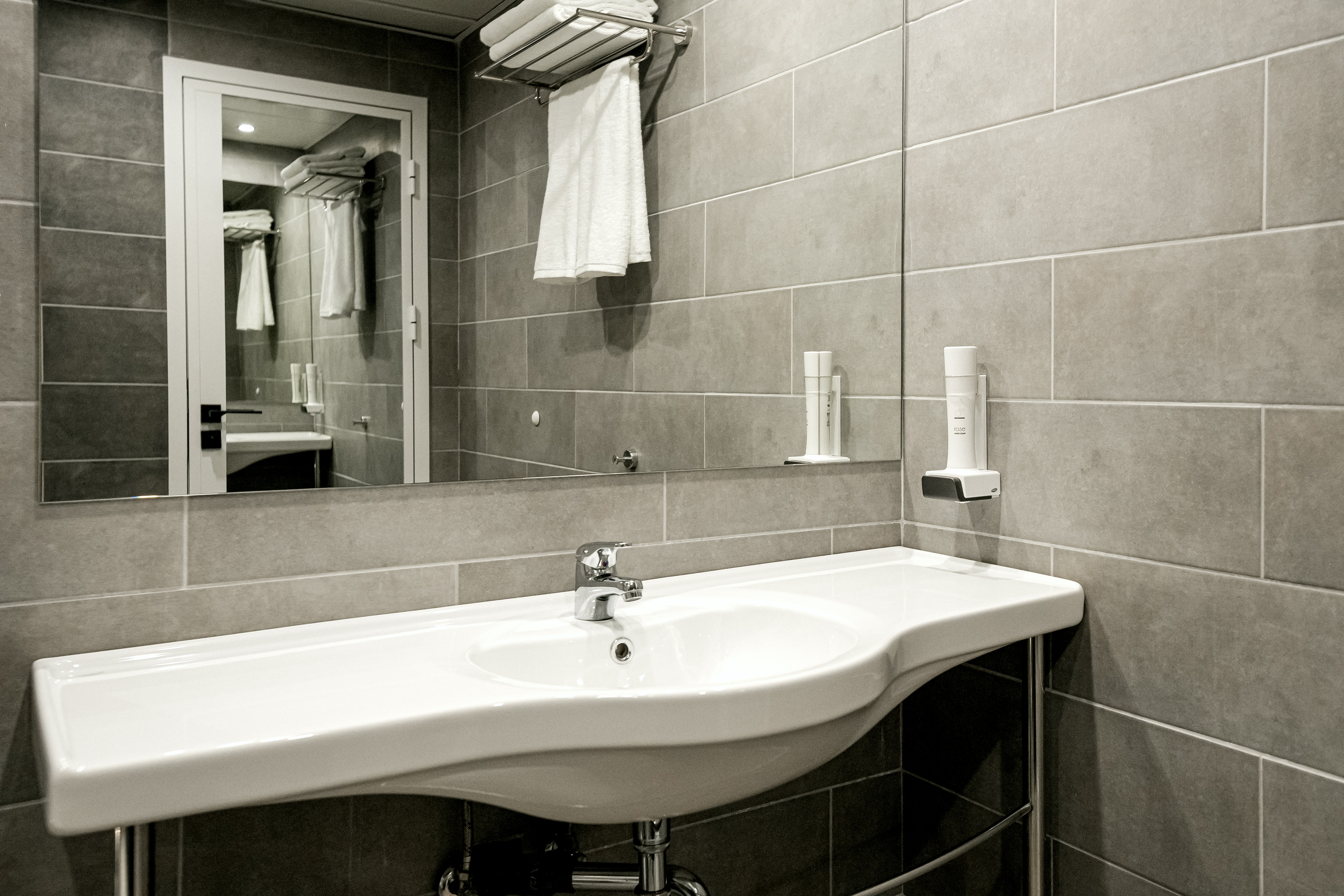 Twin One Bedroom One Bathroom