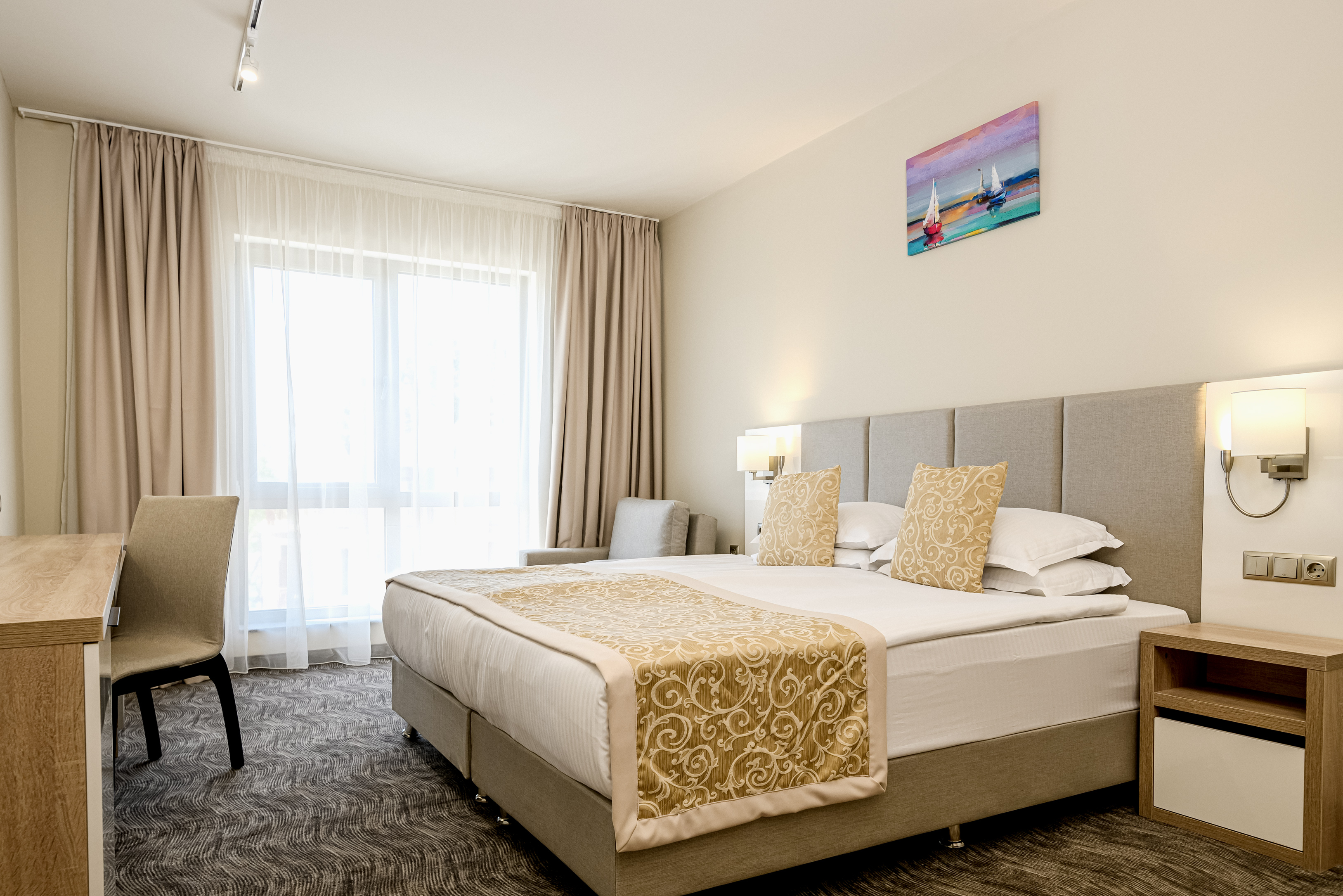 Apartment One Bedroom Two Bathrooms