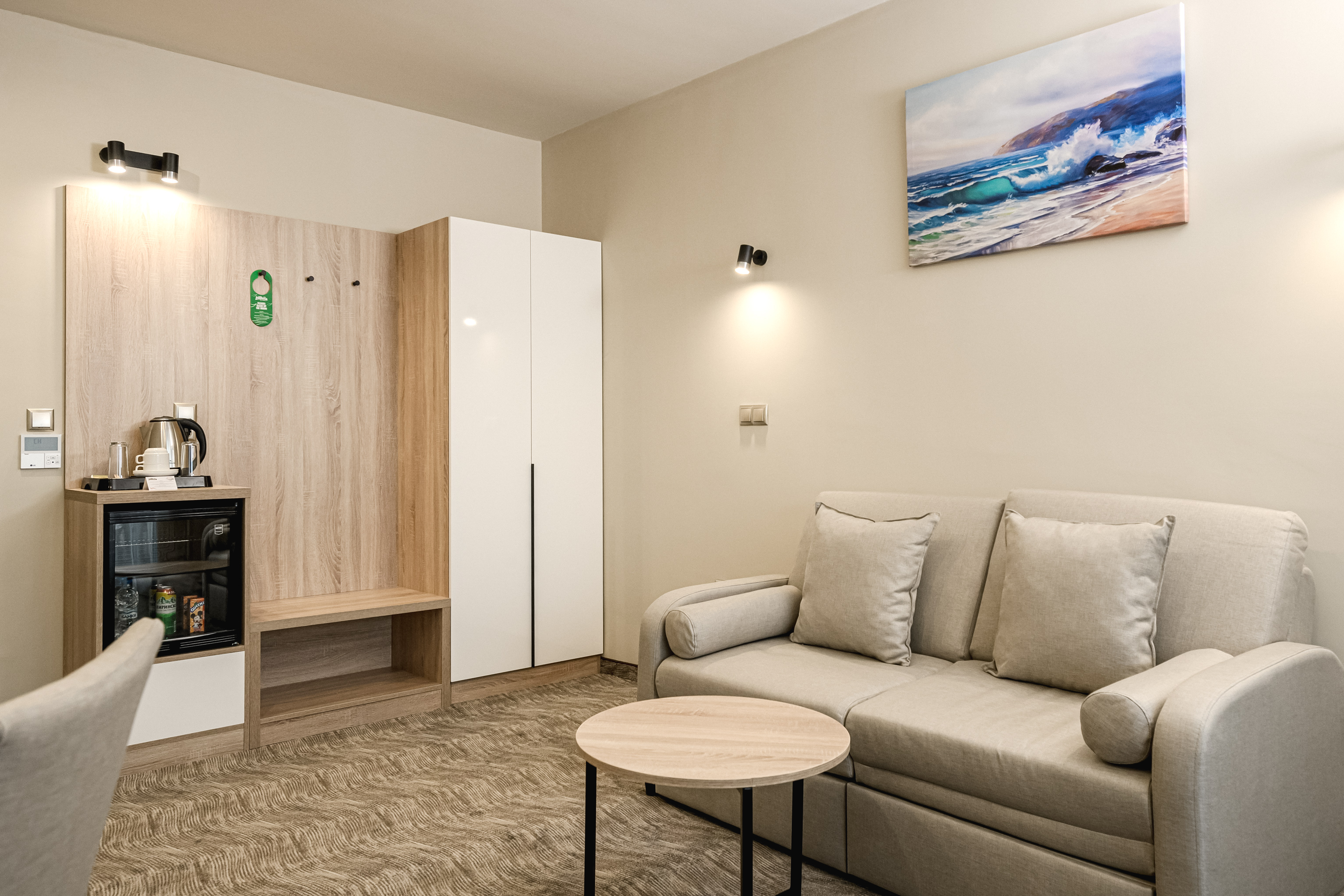 Apartment One Bedroom Two Bathrooms