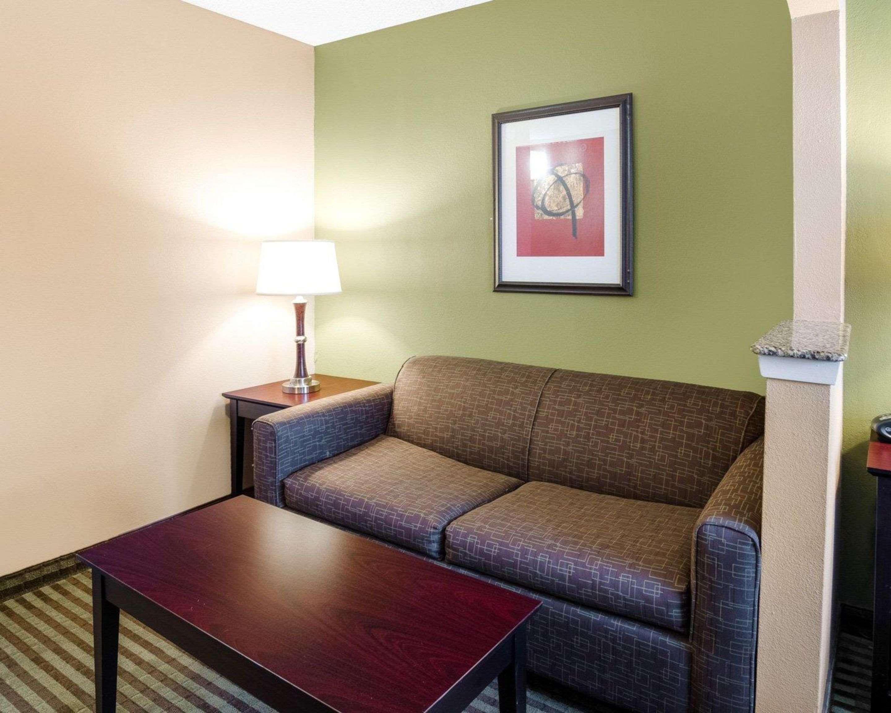 Suite Two Queen Beds Non Smoking