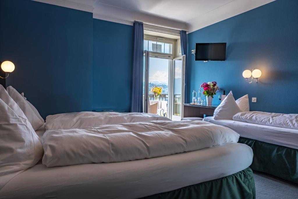 Family Room Lake View