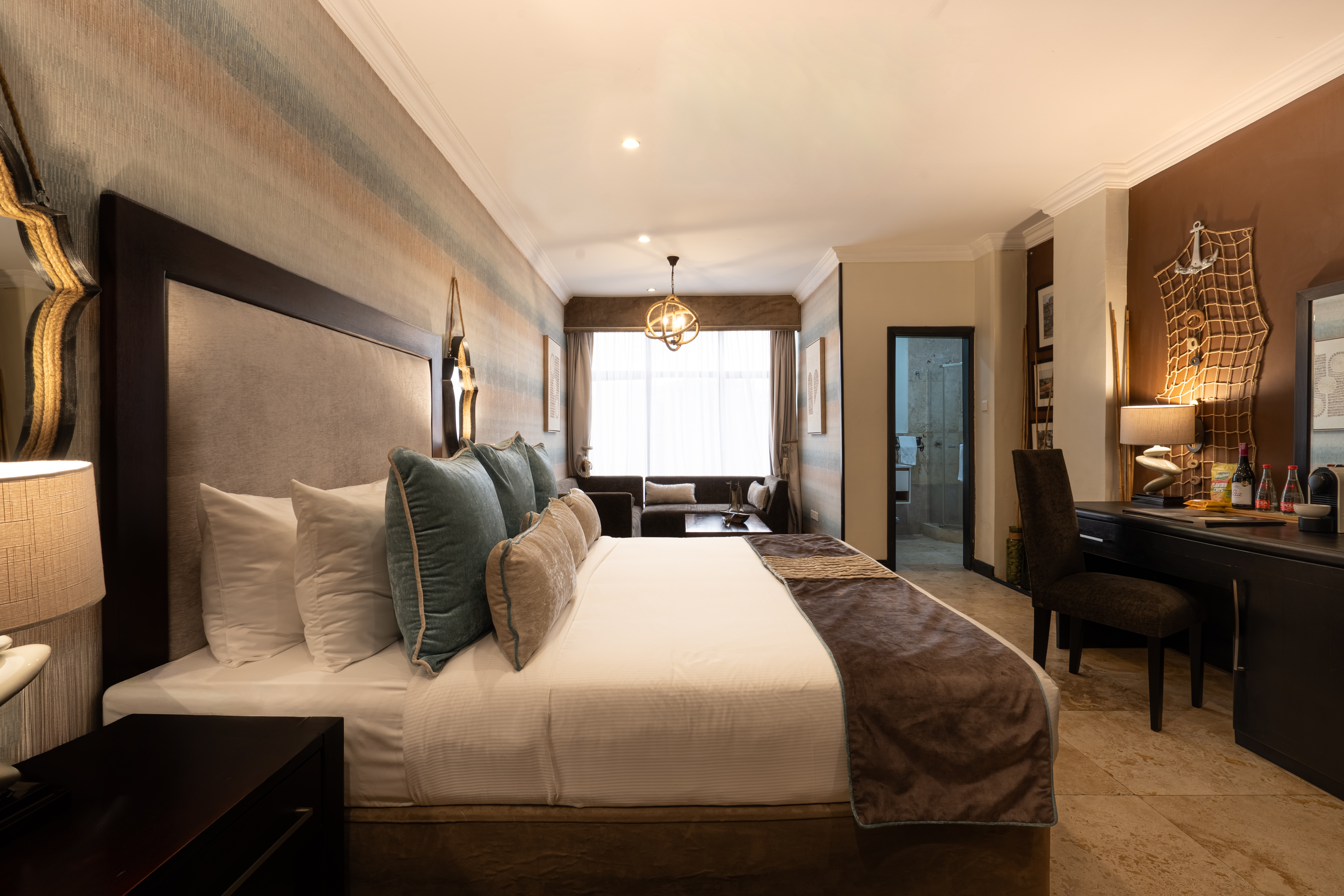 Junior Suite Queen Size Bed