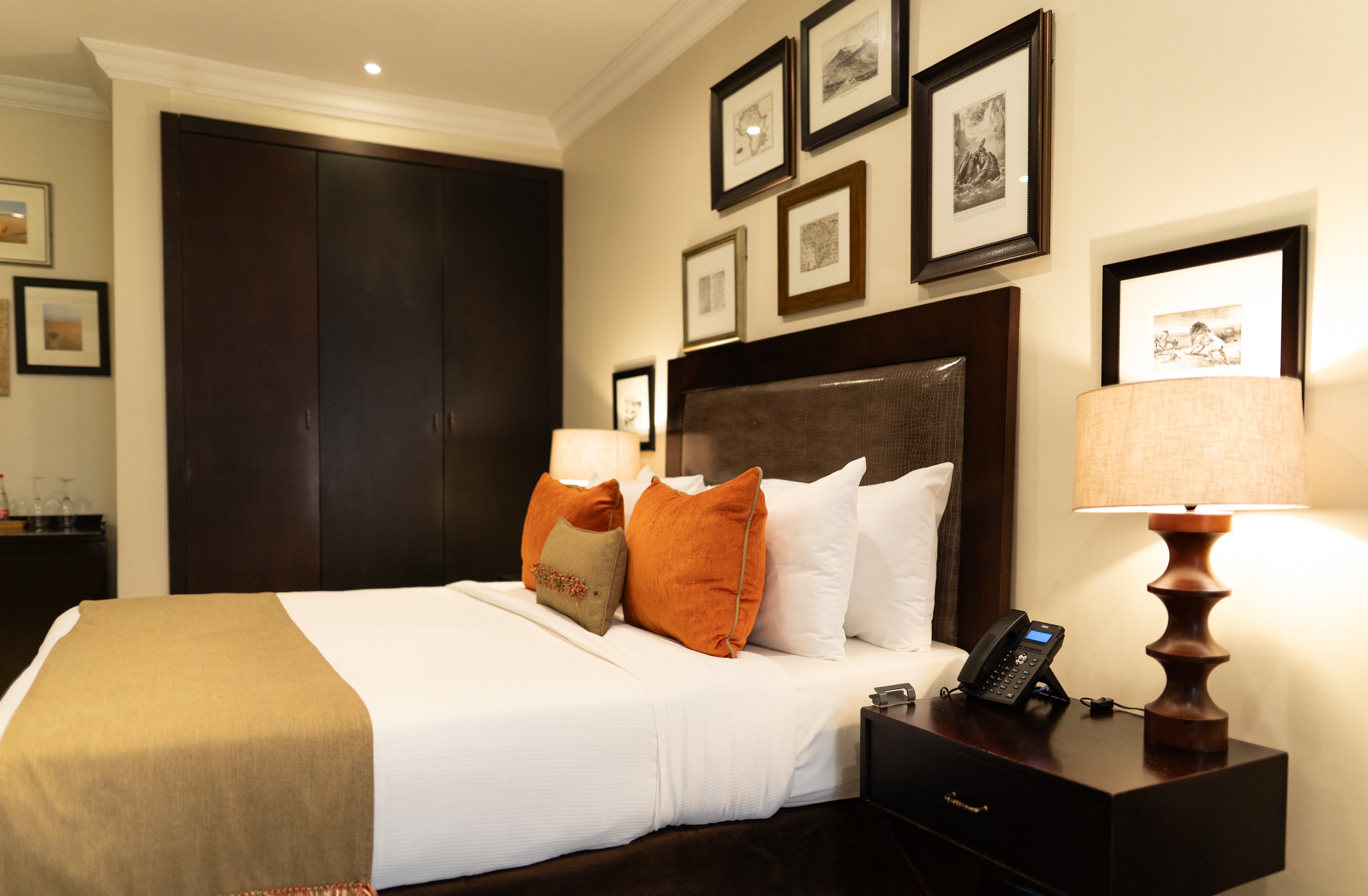 Junior Suite Queen Size Bed