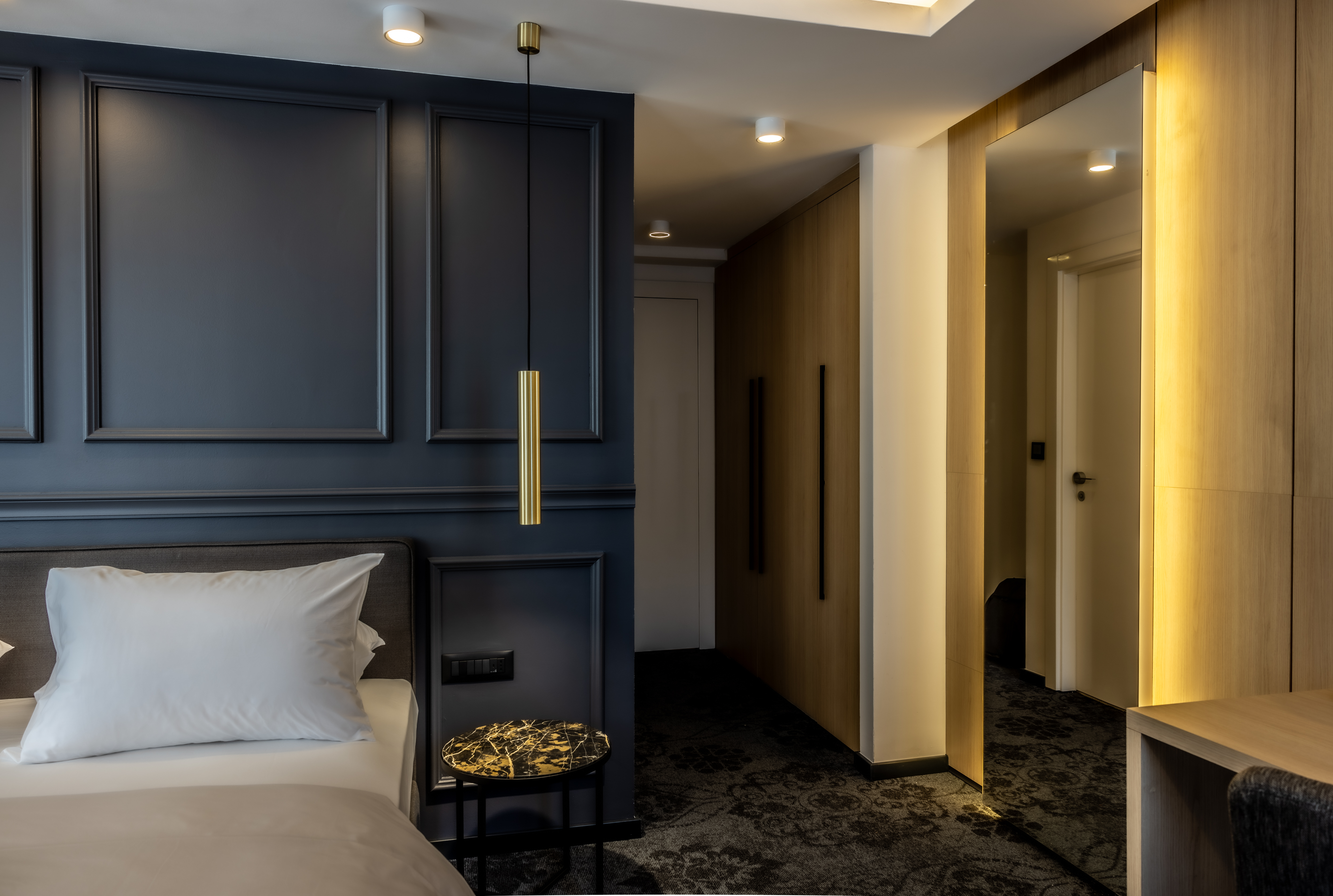 Double Deluxe King Bed