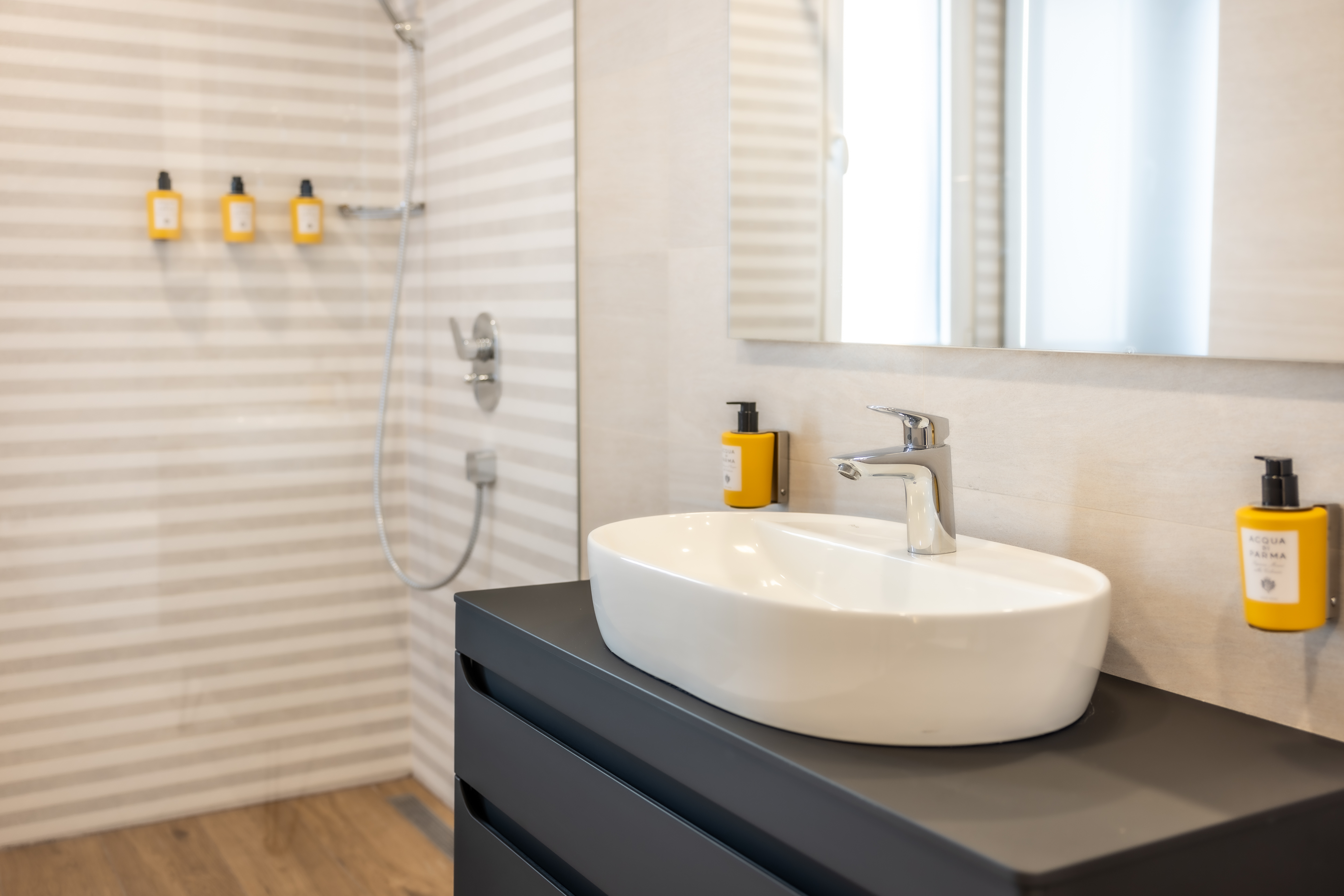 Double Deluxe King Bed