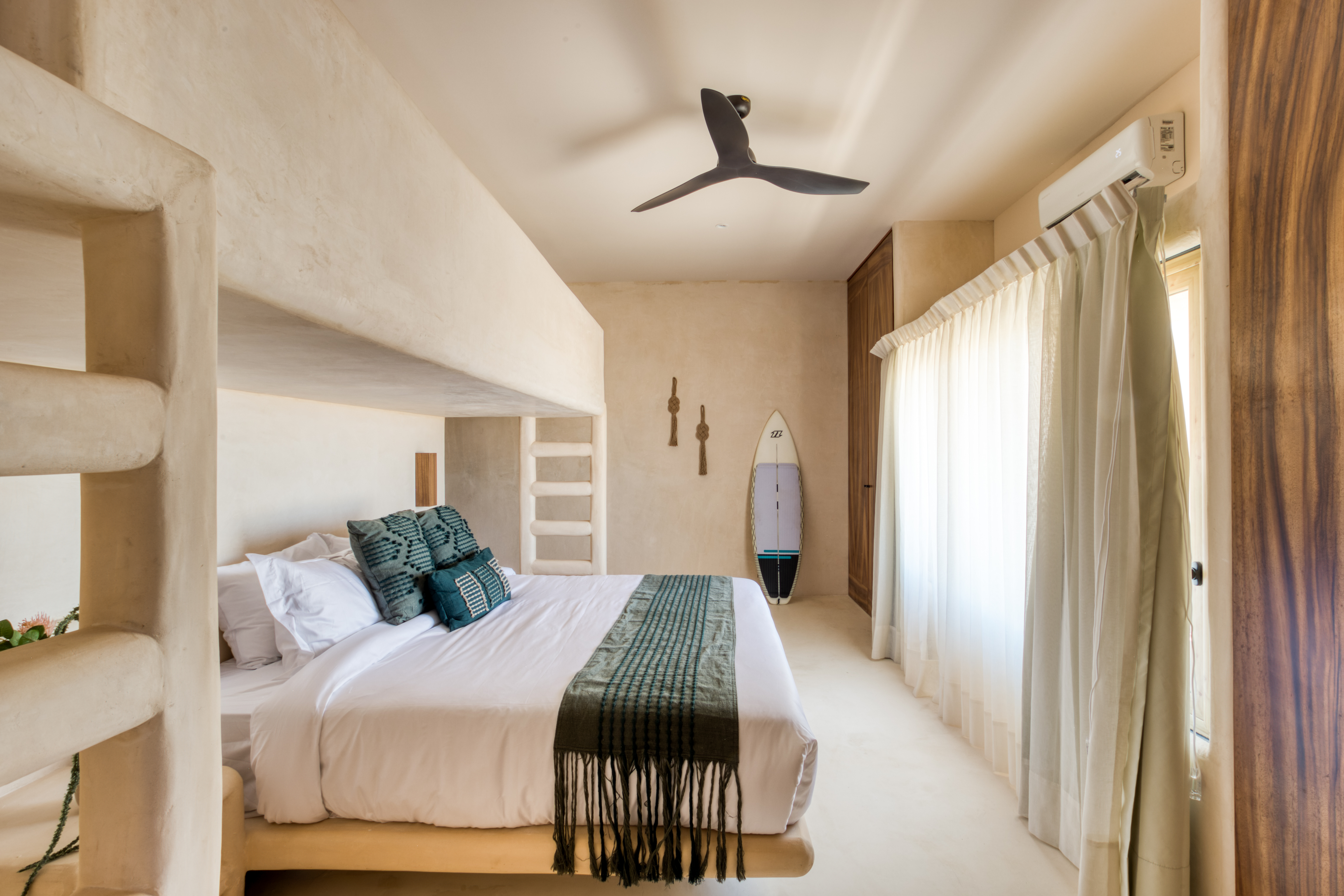 Villa Three Bedrooms with Air Conditioning