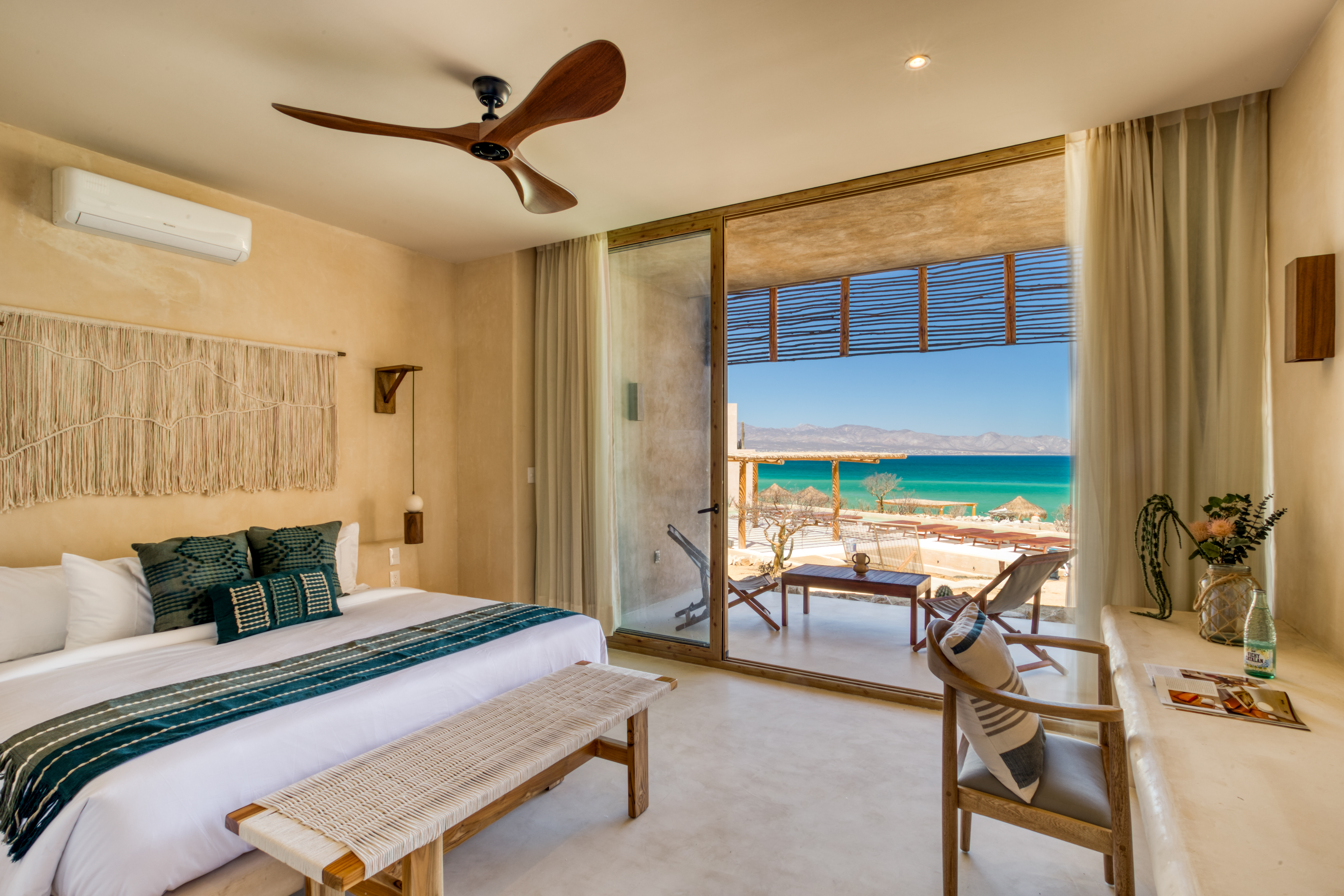 Villa Three Bedrooms with Air Conditioning