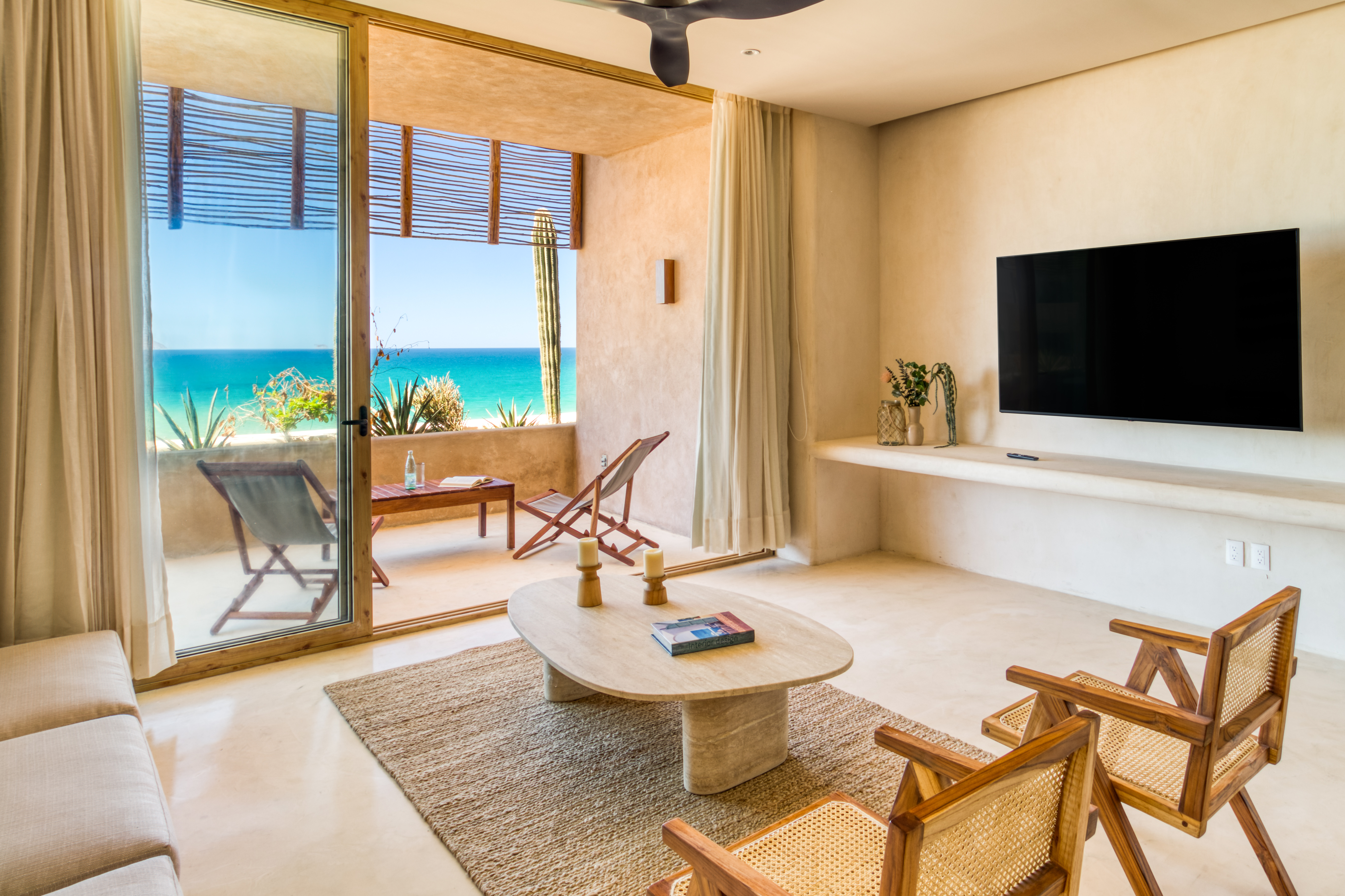 Villa Three Bedrooms Three Bathrooms