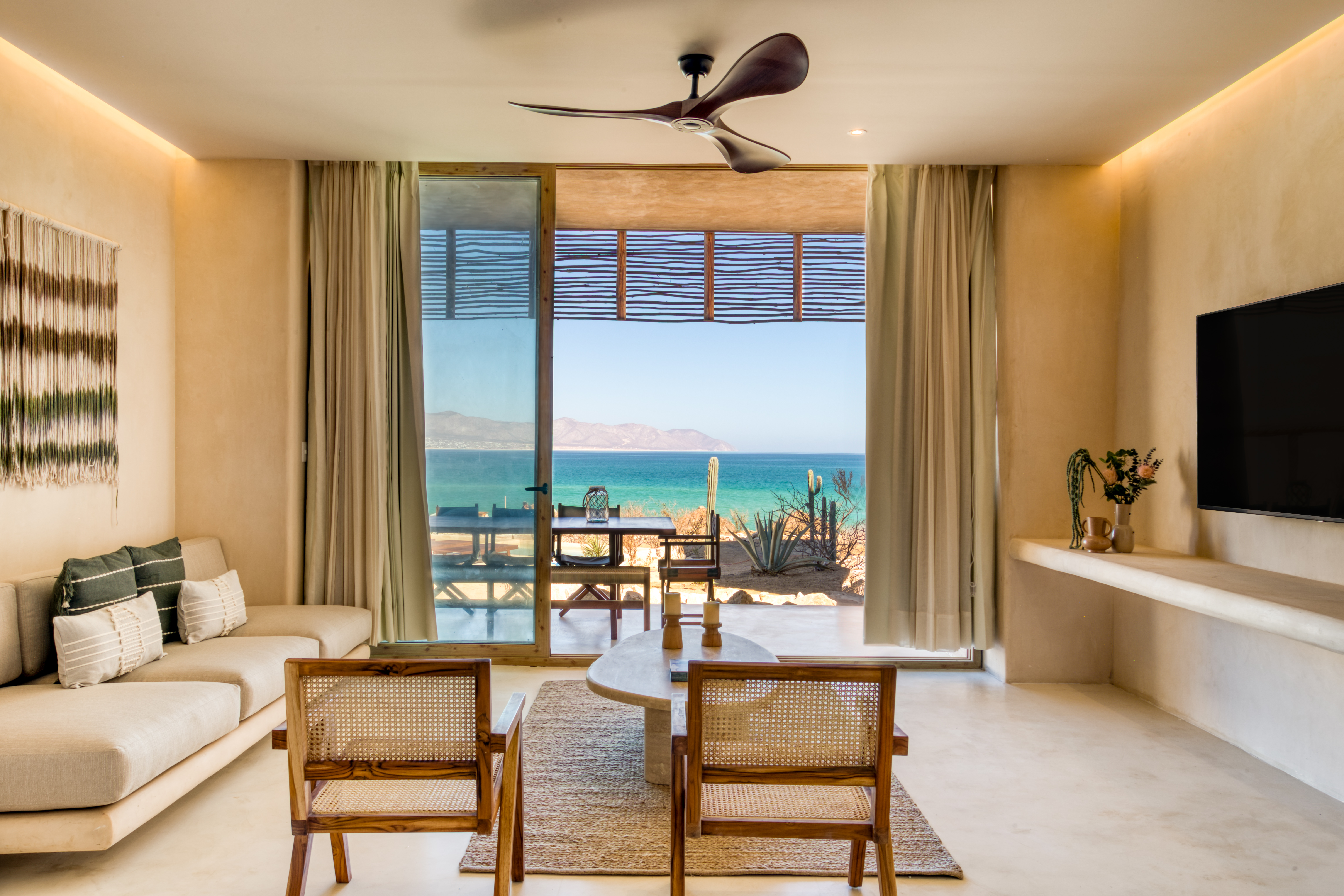 Villa Three Bedrooms with Air Conditioning