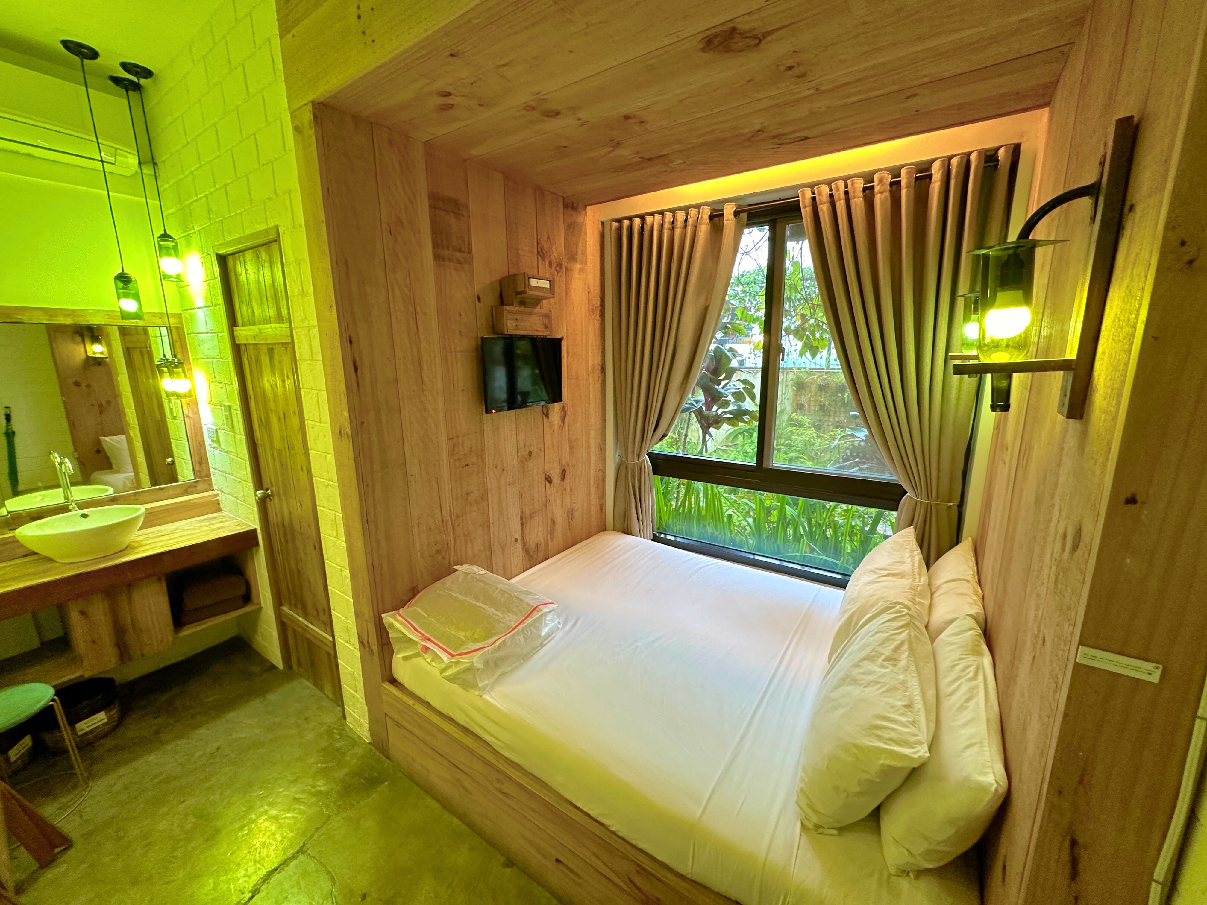 Cabin Garden View One Bedroom