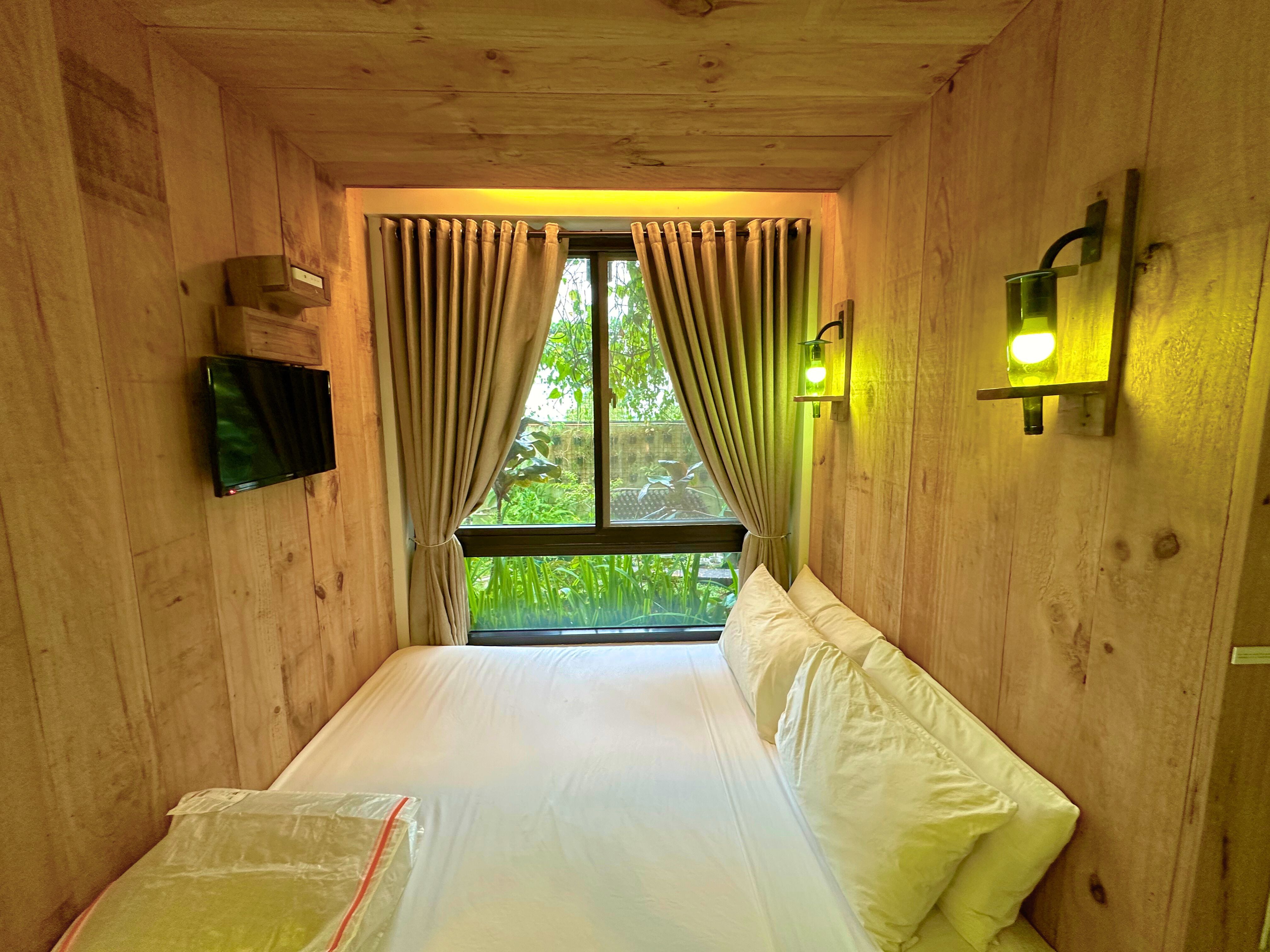 Cabin Garden View One Bedroom