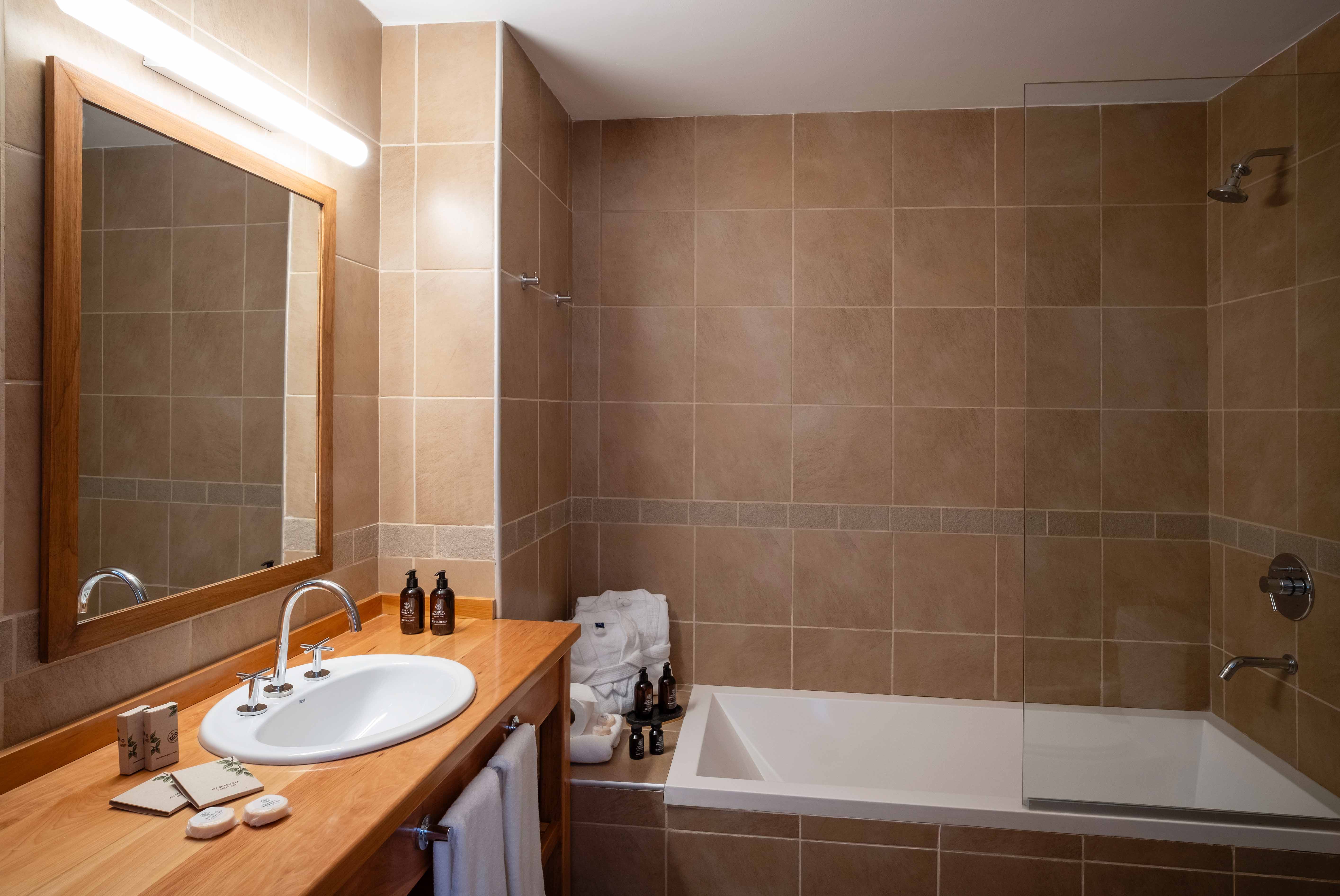 Double Deluxe One Bed