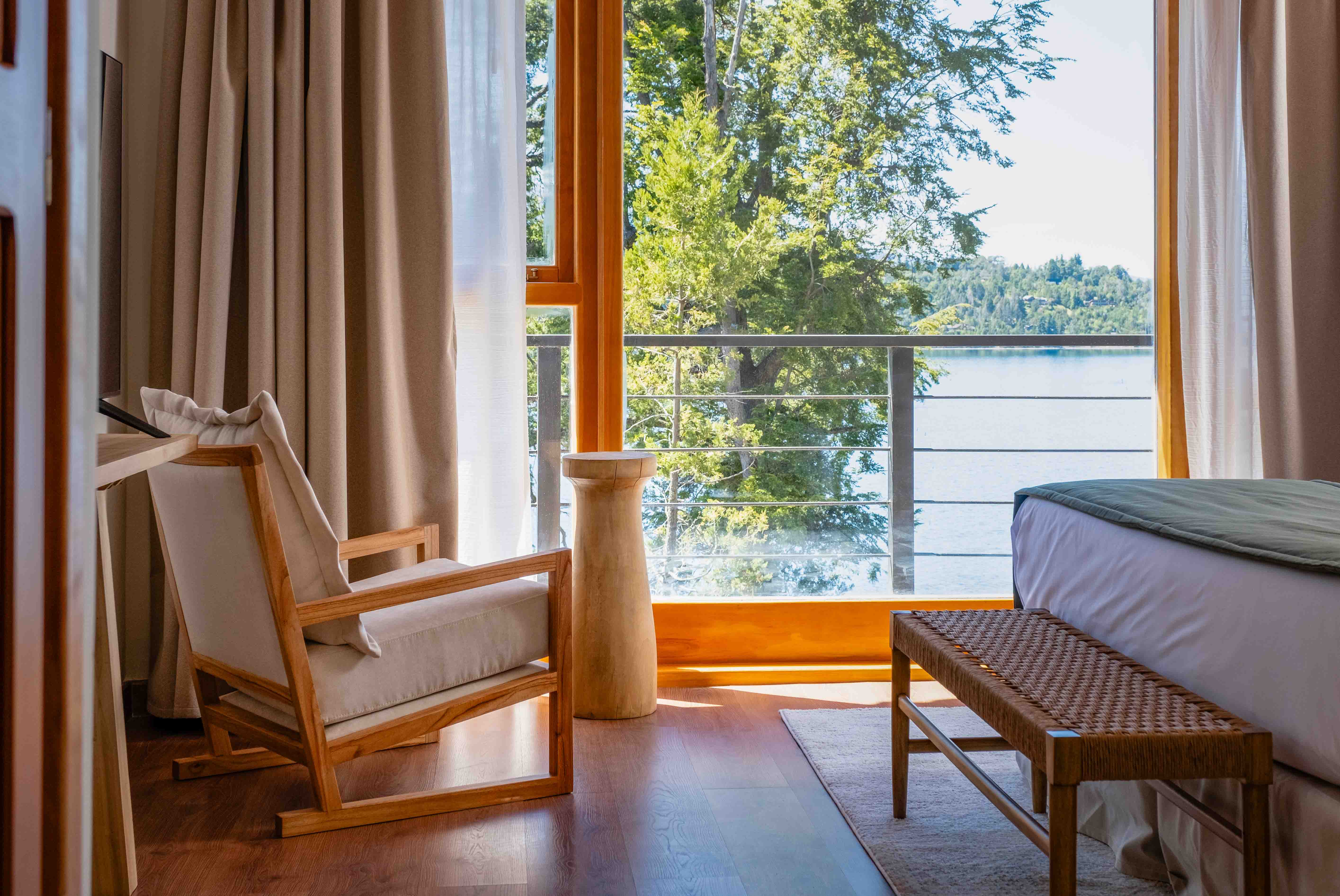 Double Deluxe One Bed