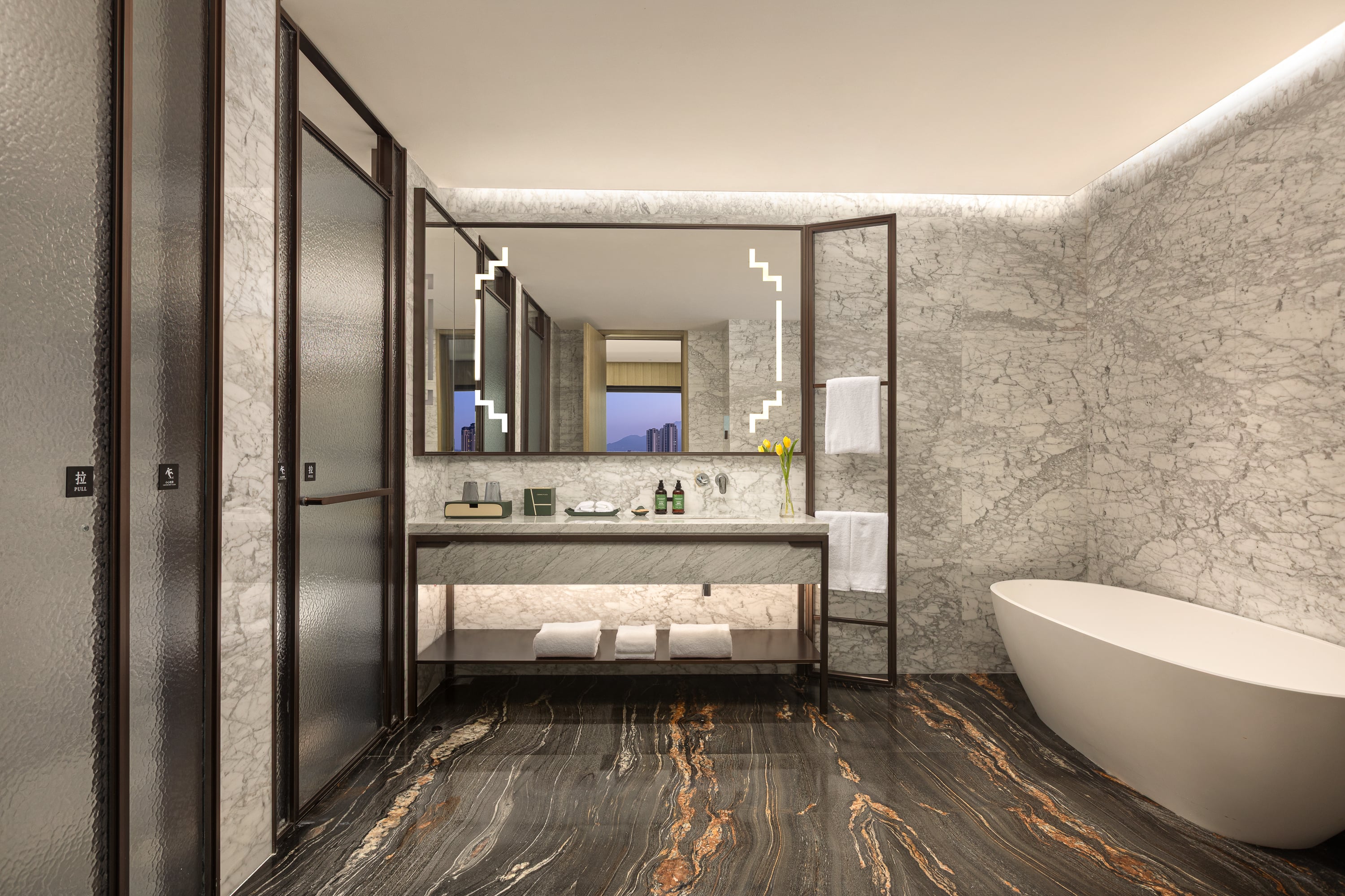 Suite Deluxe Lake View