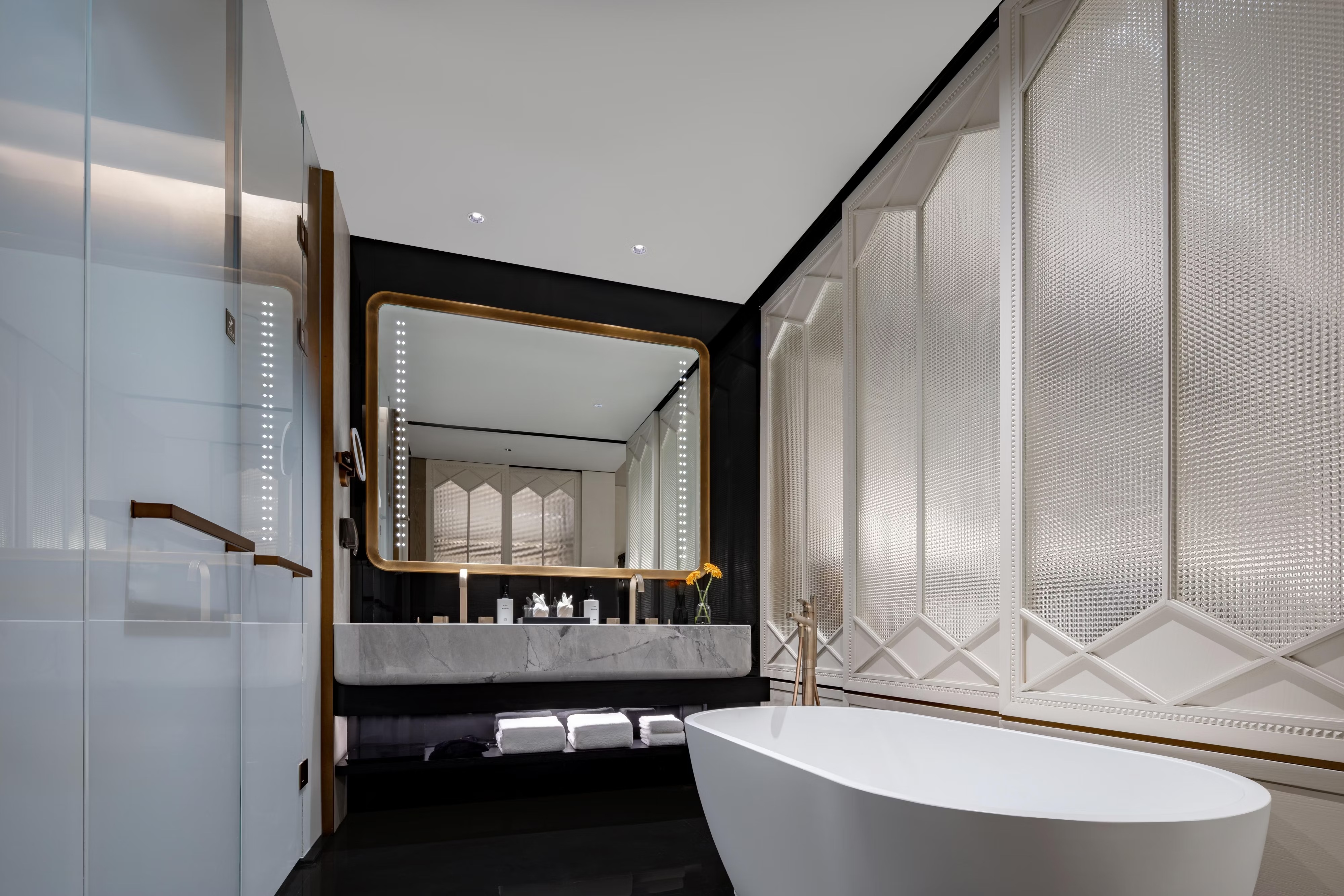 Double Two Queen Beds with Views